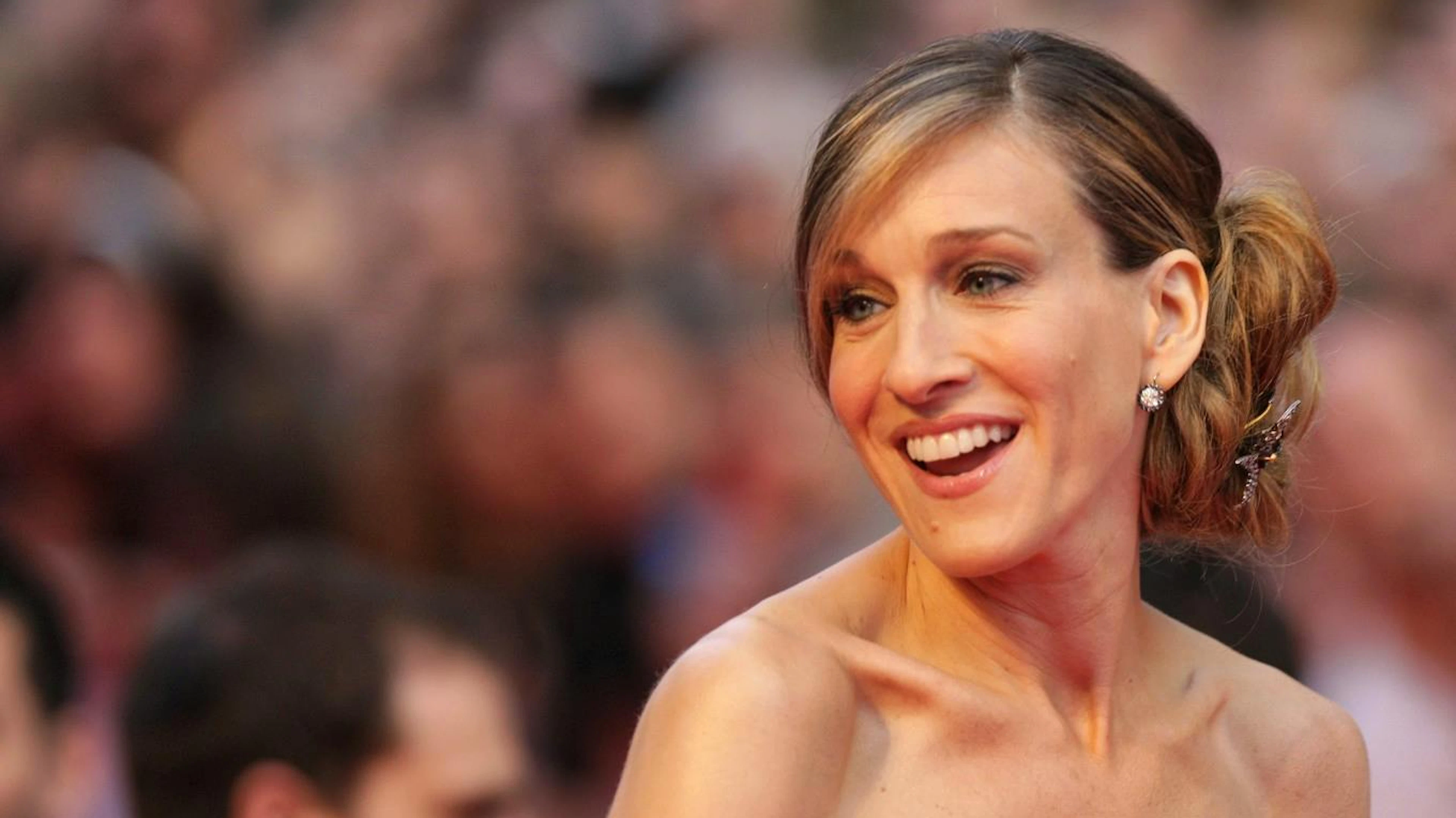 Sarah Jessica Parker (53) gilt seit ihrer Paraderolle als Carrie in «Sex and the City» als Stilikone und Inbegriff der modernen emanzipierten Lady. Für die von Carrie geliebten High Heels hätte sie in jungen Jahren aber kein Geld gehabt ...