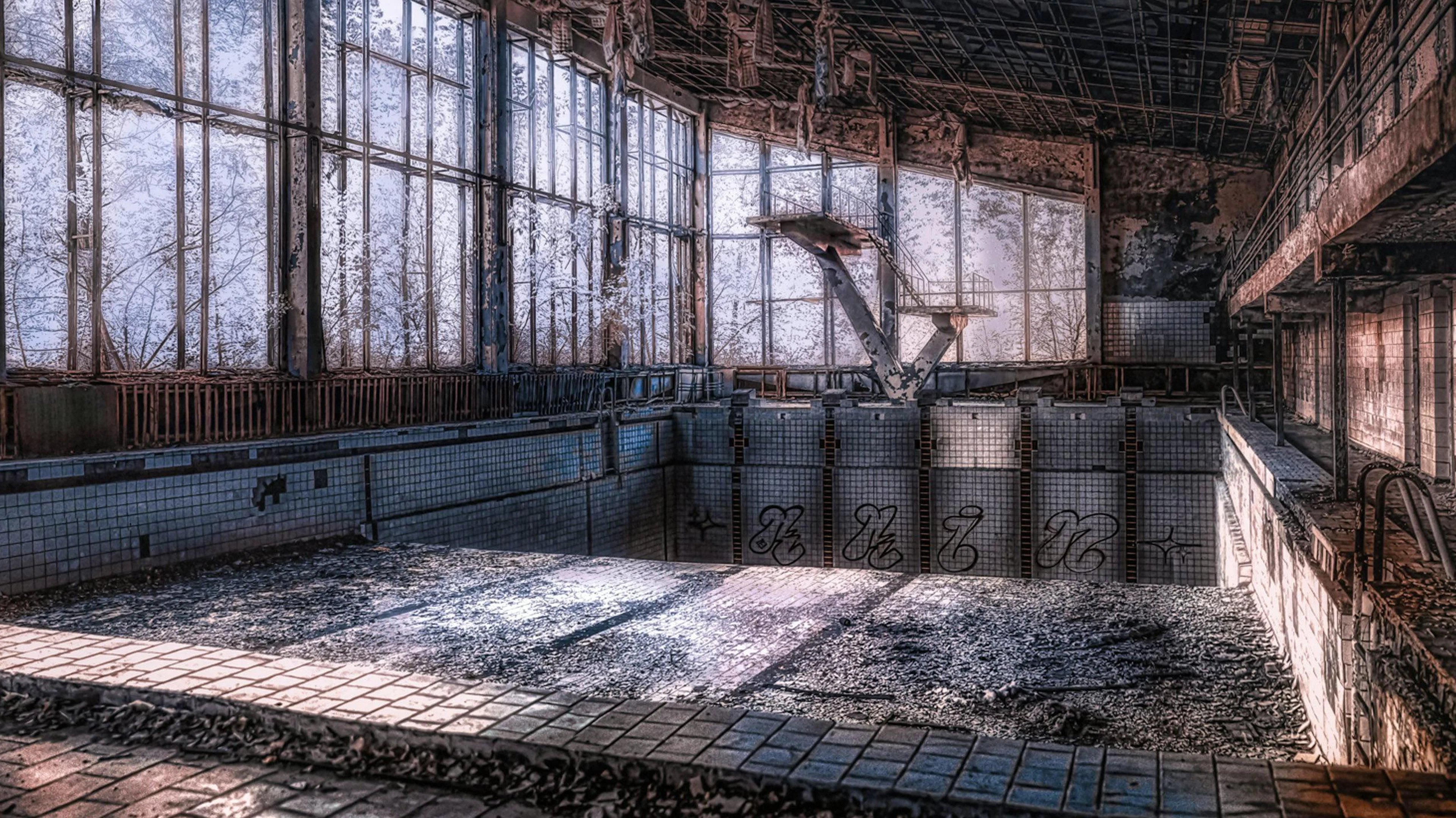 Nur in der Erinnerung ist die Schwimmhalle von Prypjat noch mit Leben erfüllt.