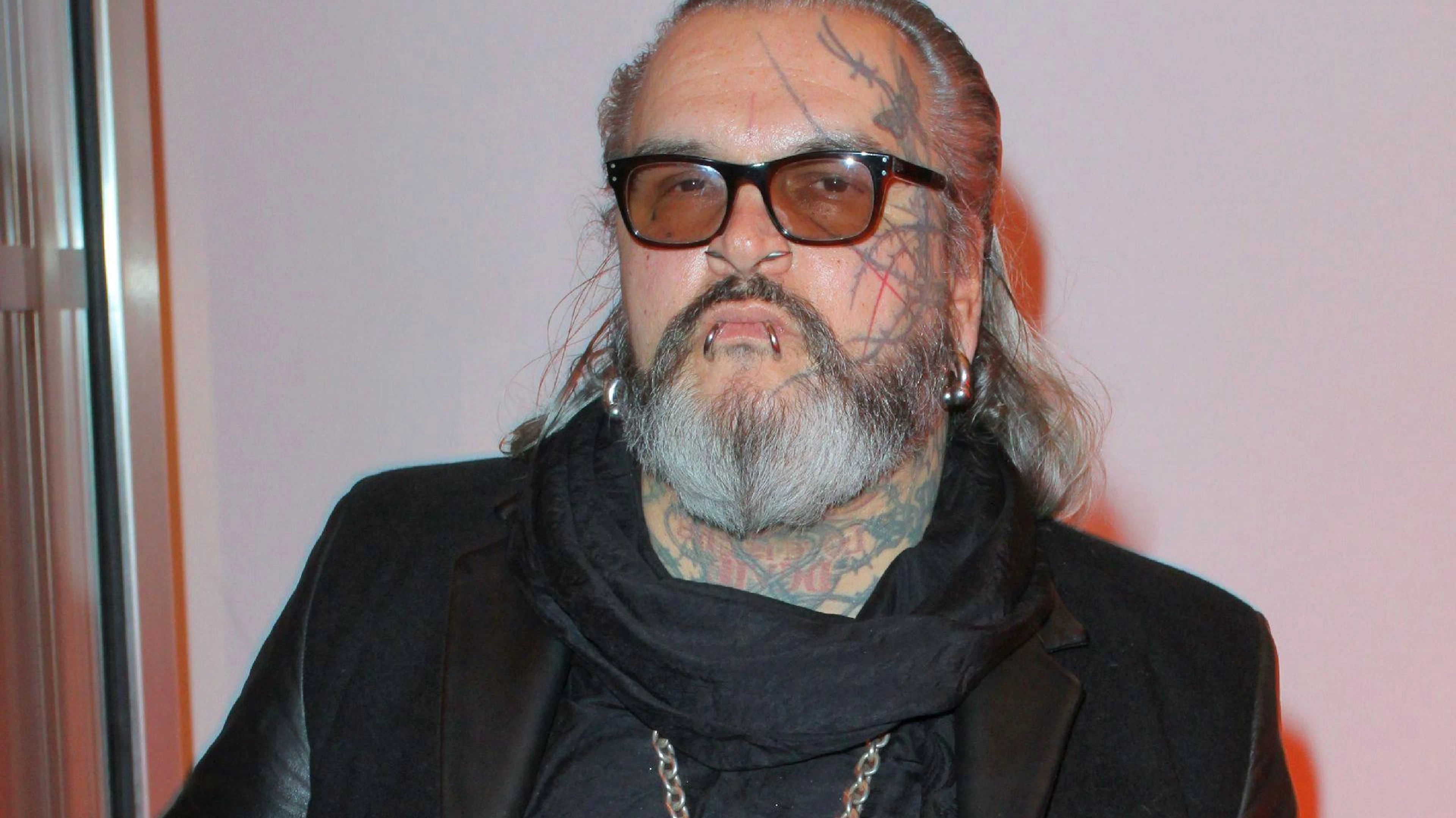 Sven Marquardt gilt als härtester Türsteher Berlins. Er ist aber auch Künstler und Fotograf.