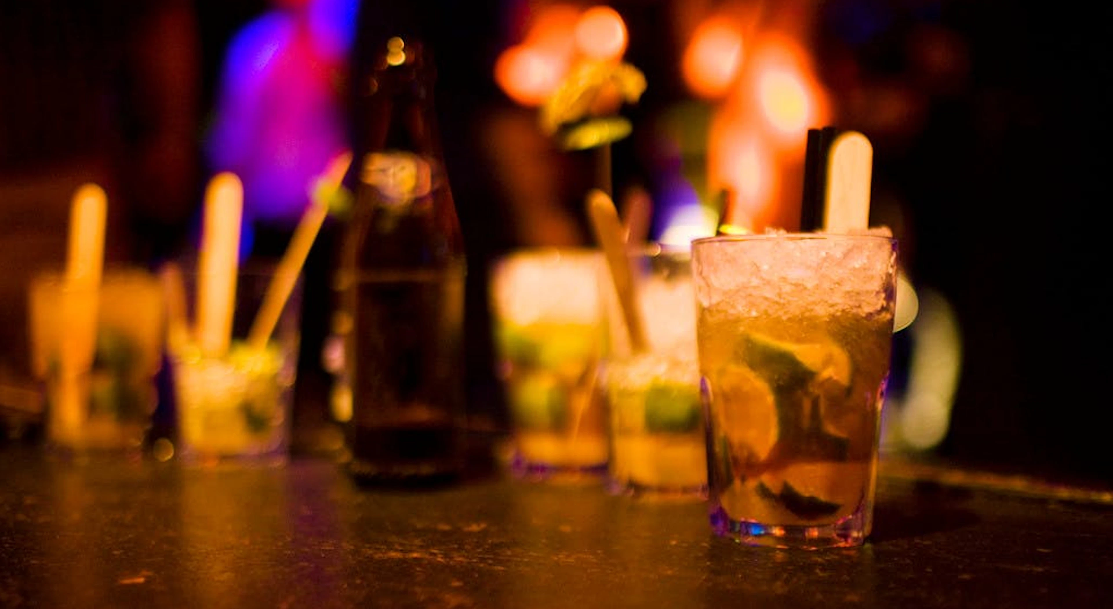 In Clubs geht es eben nicht nur um Hemmungslosigkeit – und wenn, dann muss es nicht immer gleich in einer bewusstseinserweiternden Form sein.