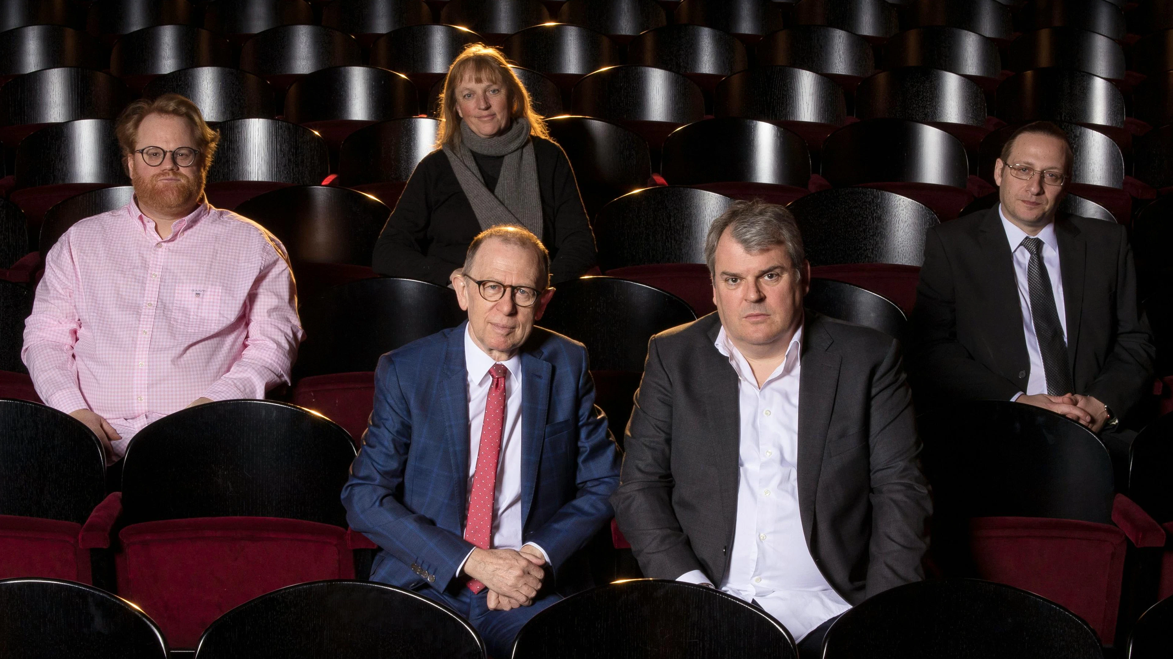 Die Menschen hinter «Giacobbo/Müller in Therapie» (von links nach rechts): Dominique Müller, Viktor Giacobbo, Brigitt Maag (Regie), Mike Müller und Daniel Ziegler.