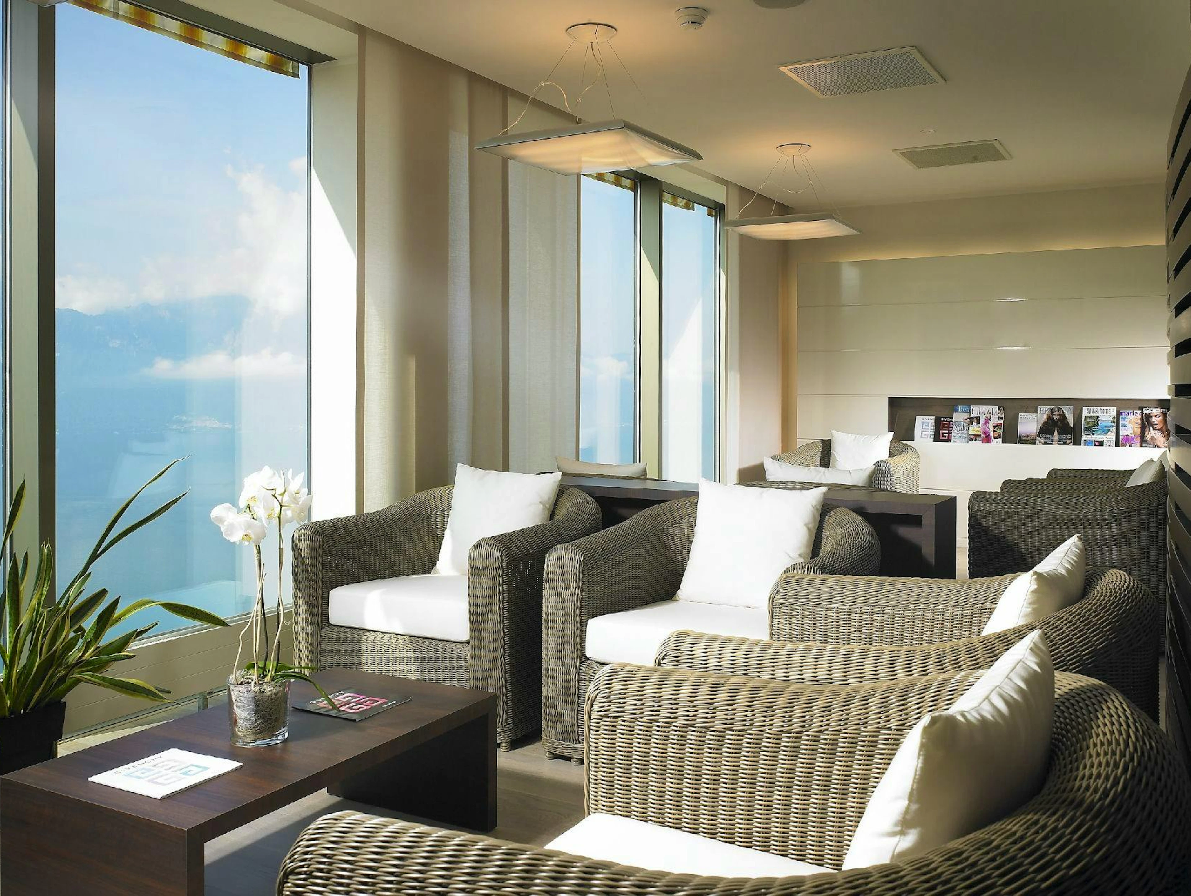Le Mirador Resort &amp; Spa, Le Mont-Pèlerin, VD: Neben den hochwertigen Angeboten im Givenchy-Spa und den Behandlungen im Medical Center ist die Aussicht ein absoluter Höhepunkt an diesem wunderschönen Ort. Vom Gym und den Spa-Räumlichkeiten geniessen sie einen herrlichen Ausblick auf den Genfersee und die Alpen.