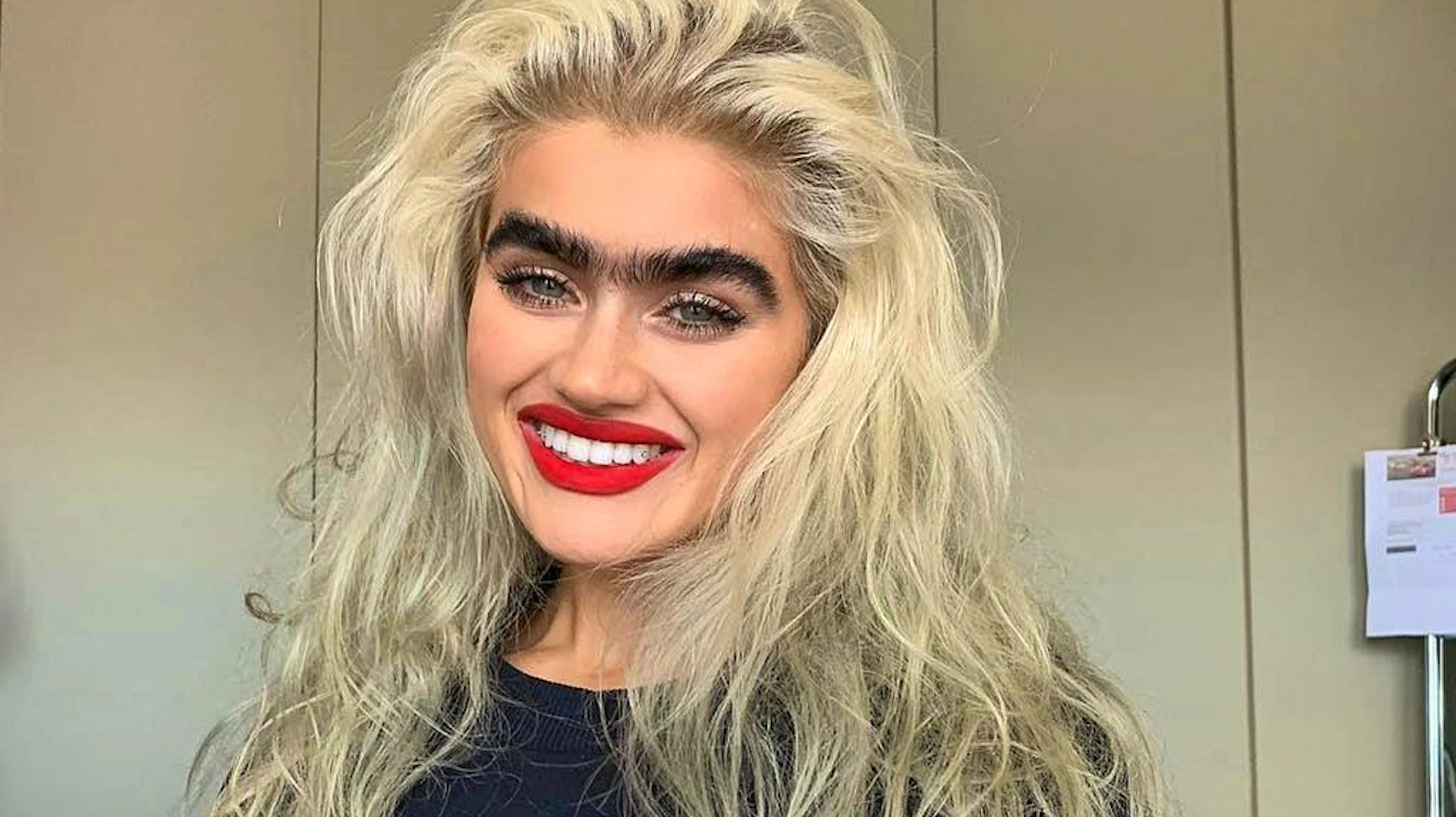 Sophia Hadjipanteli hatte die Nase voll vom Epilationszwang und startete den Monobrauen-Trend.