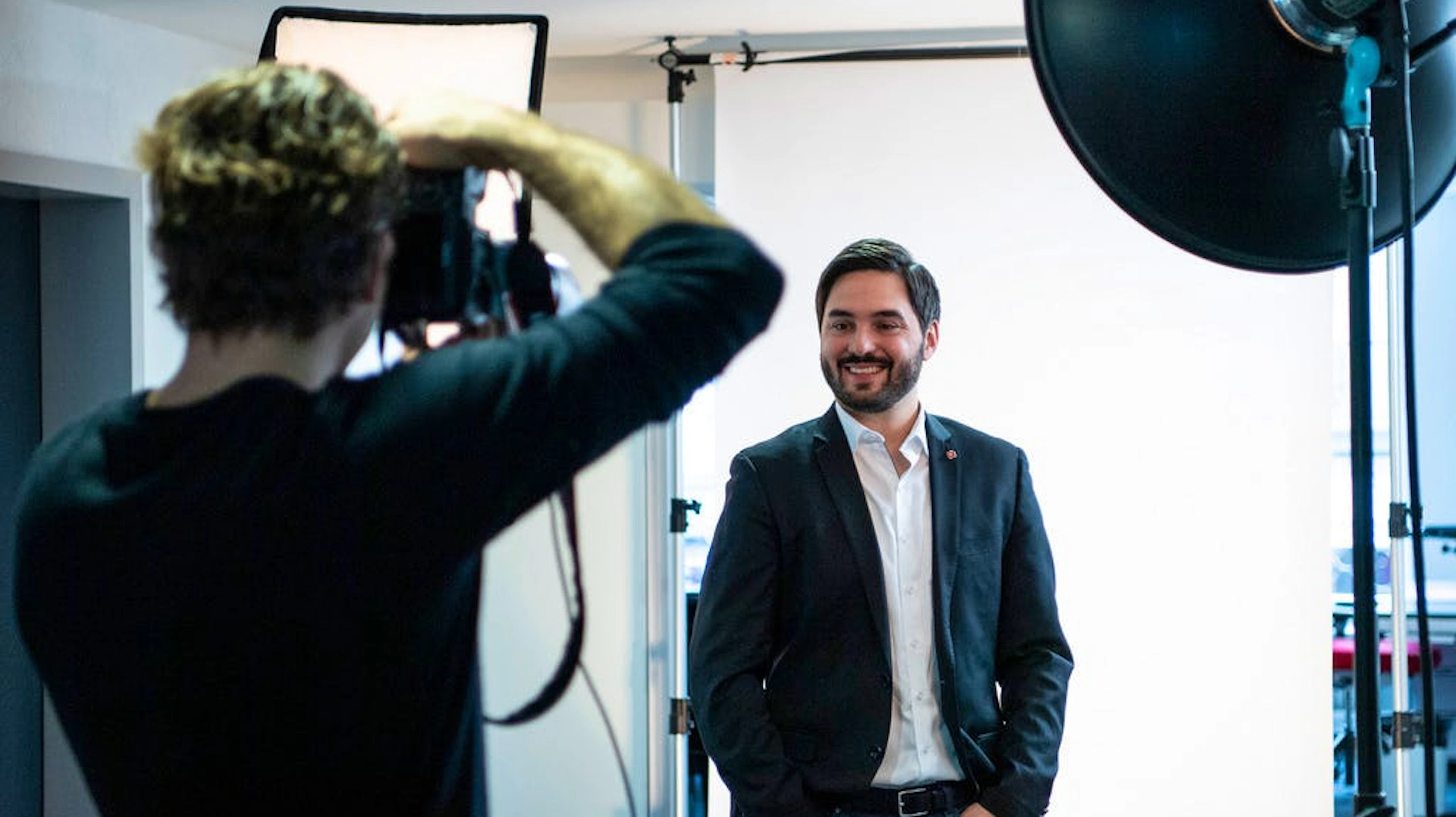 Cédric Wermuth über seine Eitelkeit: «Sicher bei meiner Frisur – am schlimmsten ist es jeweils vor Wahlen, also gerade jetzt, wenn ich Bilder von mir auswählen muss. Mittlerweile entscheidet meine Frau, welches Foto auf das Plakat kommt.»