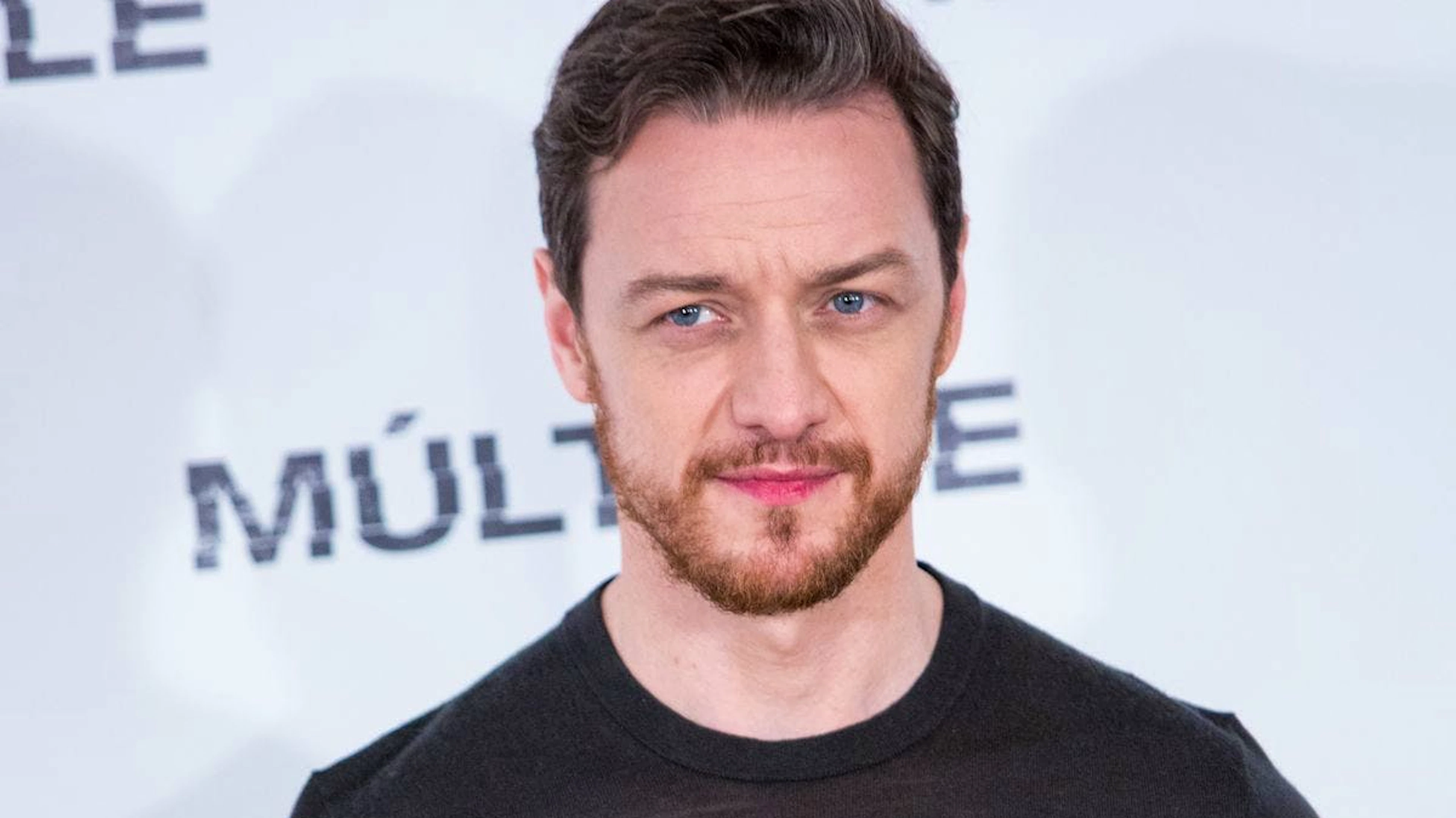 James McAvoy bekam den Aberglauben von seiner Grossmutter vererbt. «Am ersten jedes Monats muss ich zu dem ersten Menschen, den ich treffe, ‹weisses Kaninchen› sagen. Weil das bringt Glück», ist sich der Schauspieler sicher.