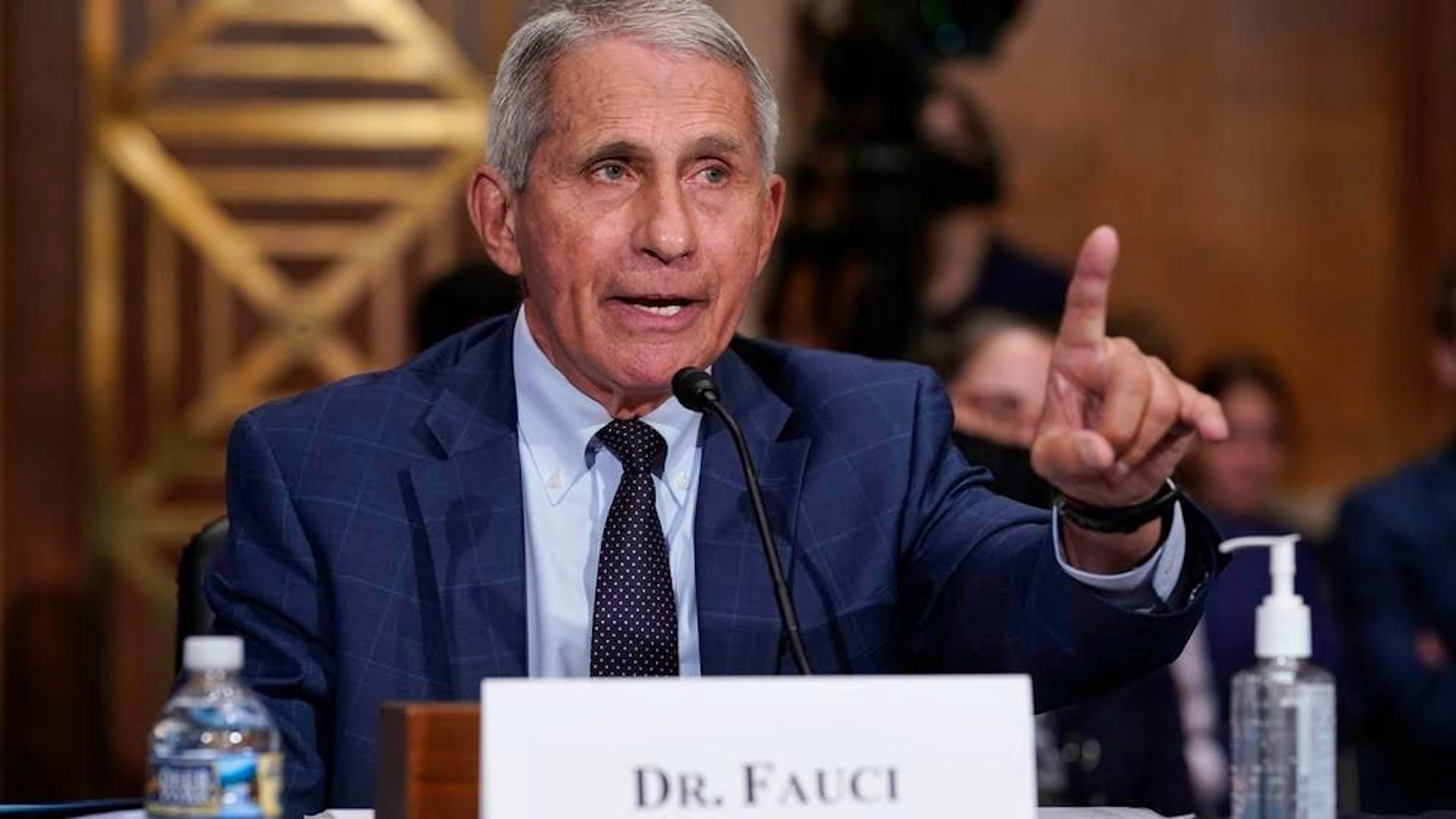 Non così: Anthony Fauci è stato membro della Covid Task Force fin dal suo inizio ed è direttore dell'Istituto Nazionale di Allergia e Malattie Infettive degli Stati Uniti.