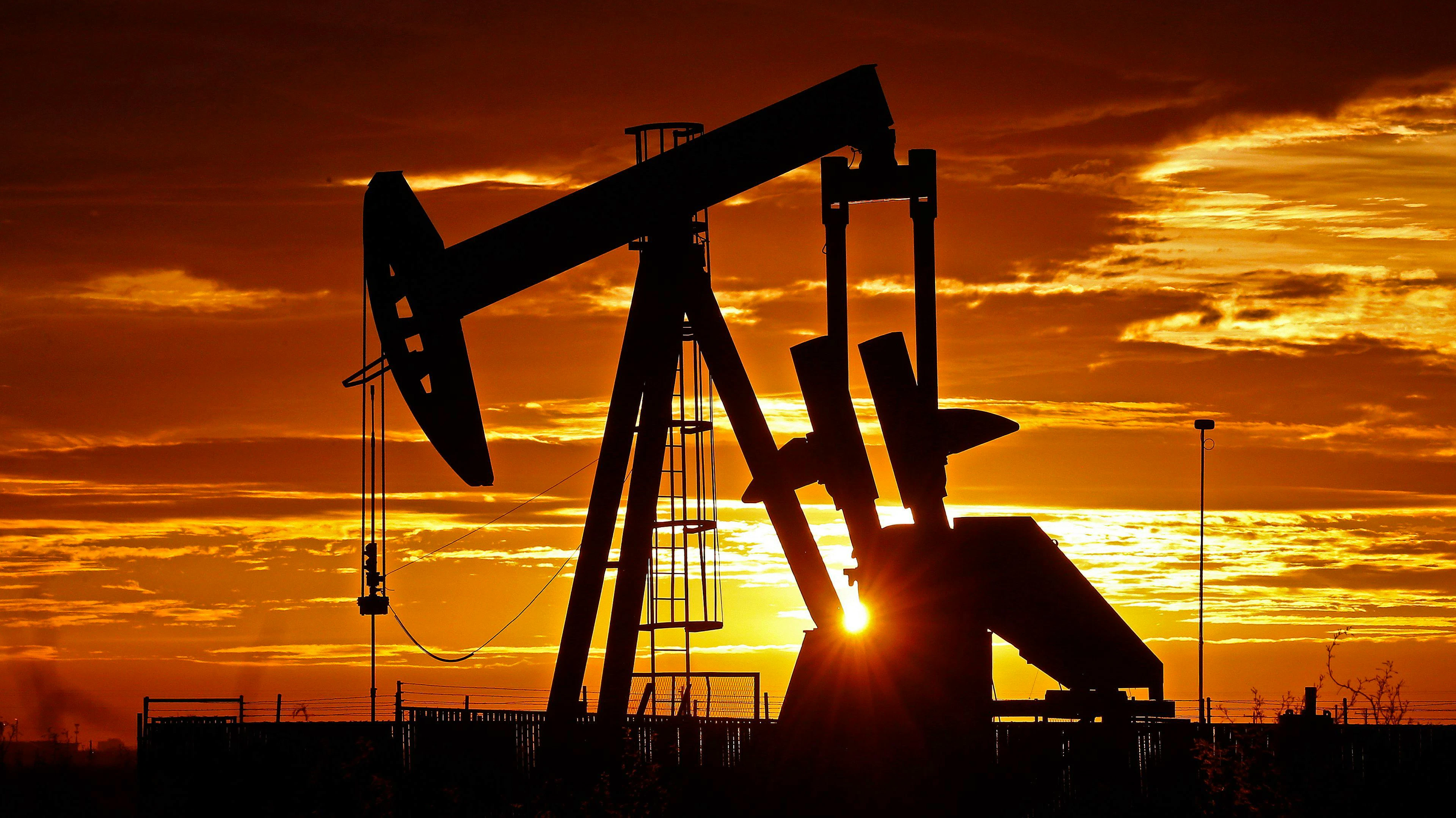Eine Öl-Pumpe nahe Midland, Texas: Rechnet man die Preissteigerung bei Energie und Lebensmitteln heraus, liegt diem Inflation in den USA immer noch bei 4.5 Prozent.
