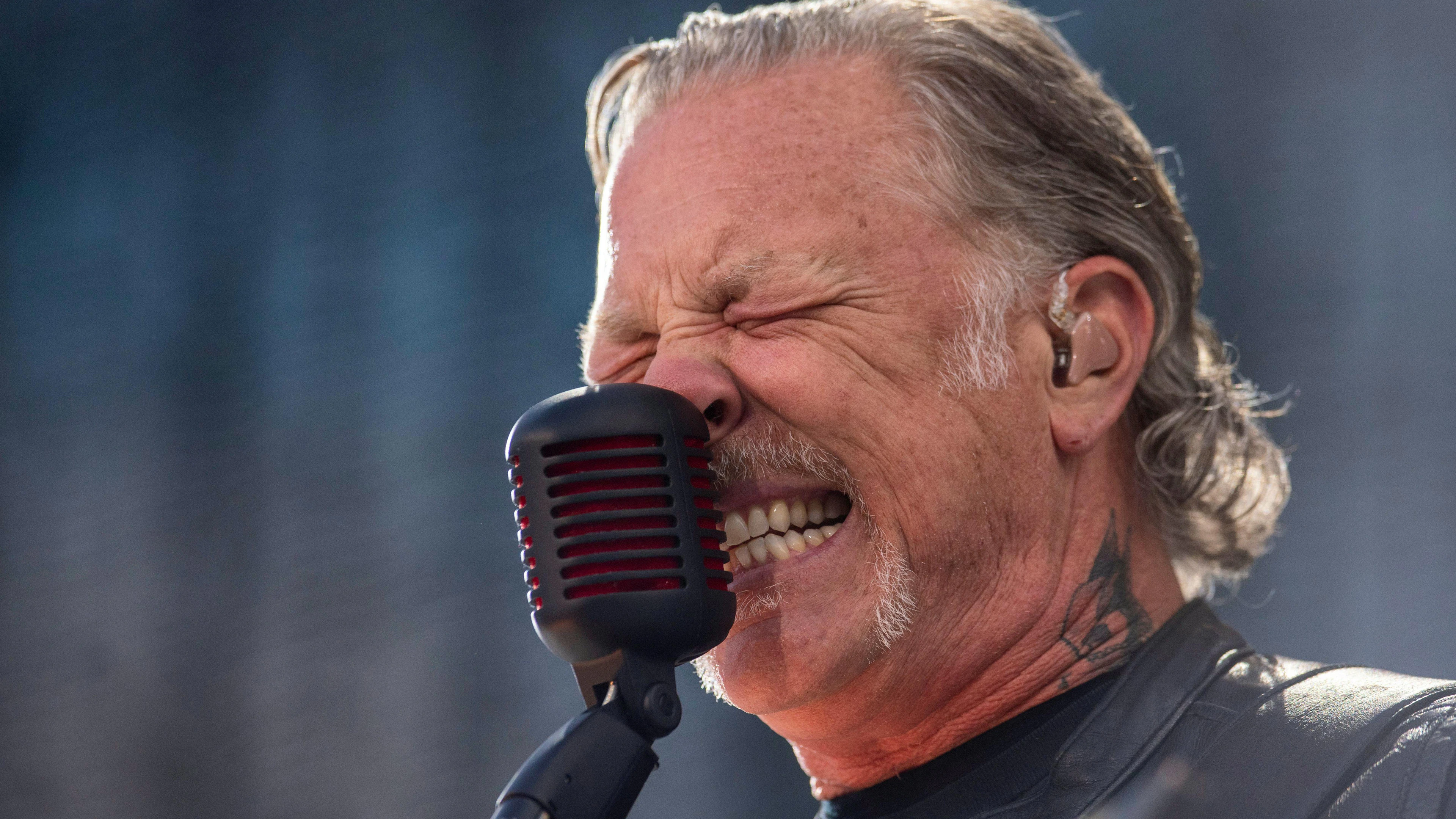 Metallica-Frontmann James Hetfield bei einem Konzert 2019 im Zürcher Letzigrund-Stadium. 