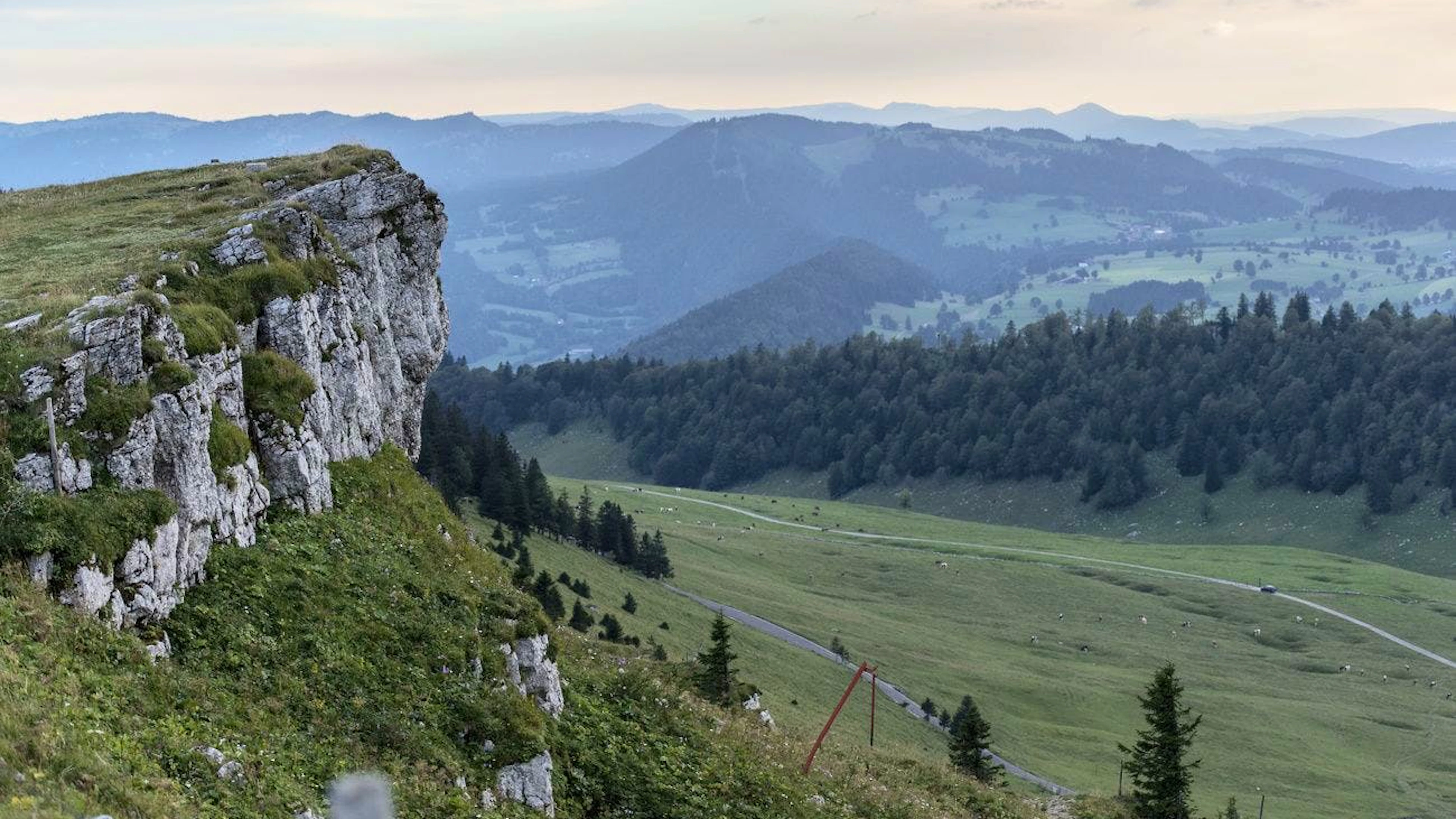 The partial solar eclipse can also be observed from Chasseral.