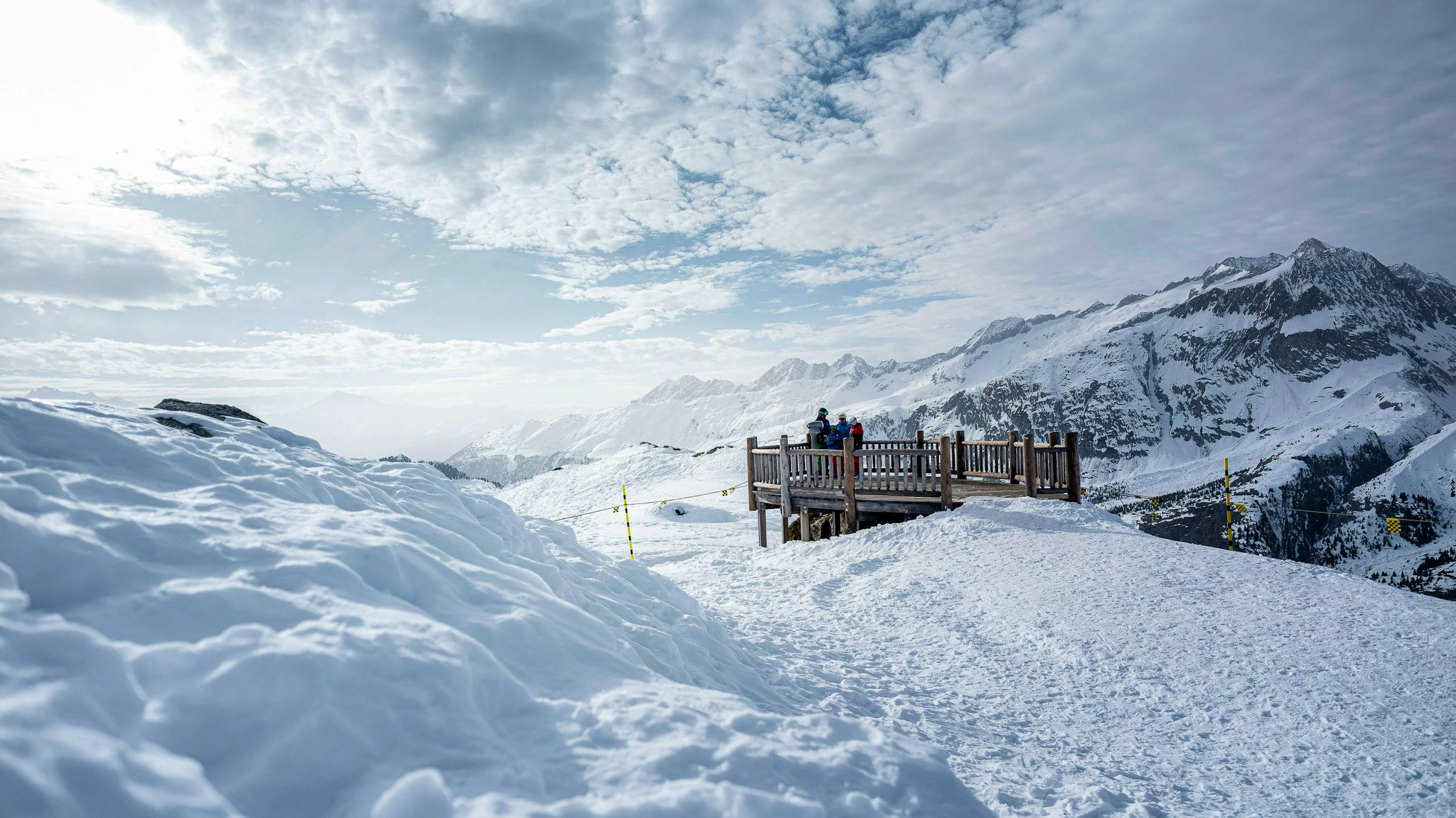 Auf diesem Winterwanderweg erwarten einen die eindrucksvollen View Points der Aletsch Arena.