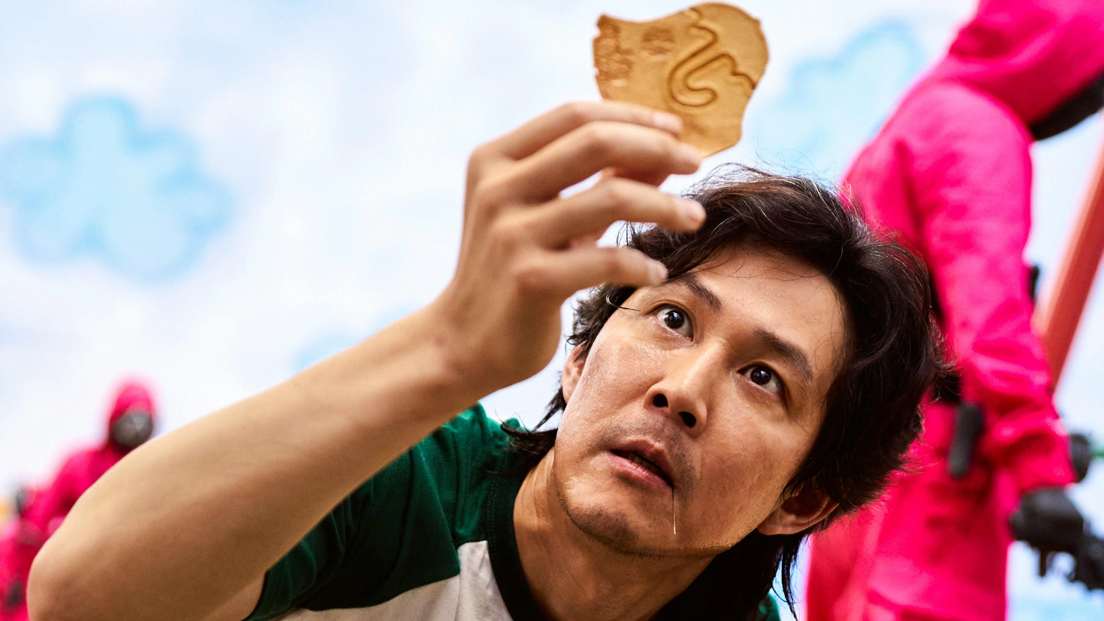 Beim «Zuckerpflücken» engagierte Netflix einen Experten für die sogenannten Dalgona-Kekse. Jene werden in Südkorea heute noch verkauft. Übersetzt heisst es so viel wie «es ist süss». Das Set habe demnach für drei Tage nach Zucker gerochen.