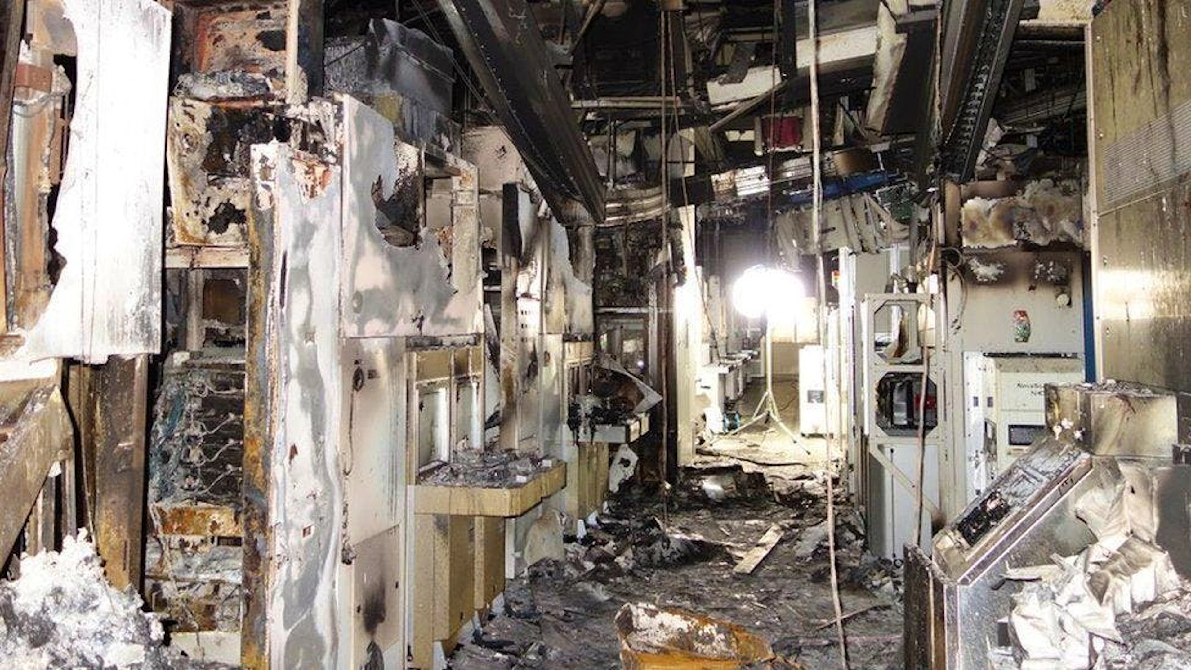 Mangel an Halbleitern: Ein Bild der Chip-Fabrik der japanischen Firma Renesas, die im März Opfer der Flammen wurde.