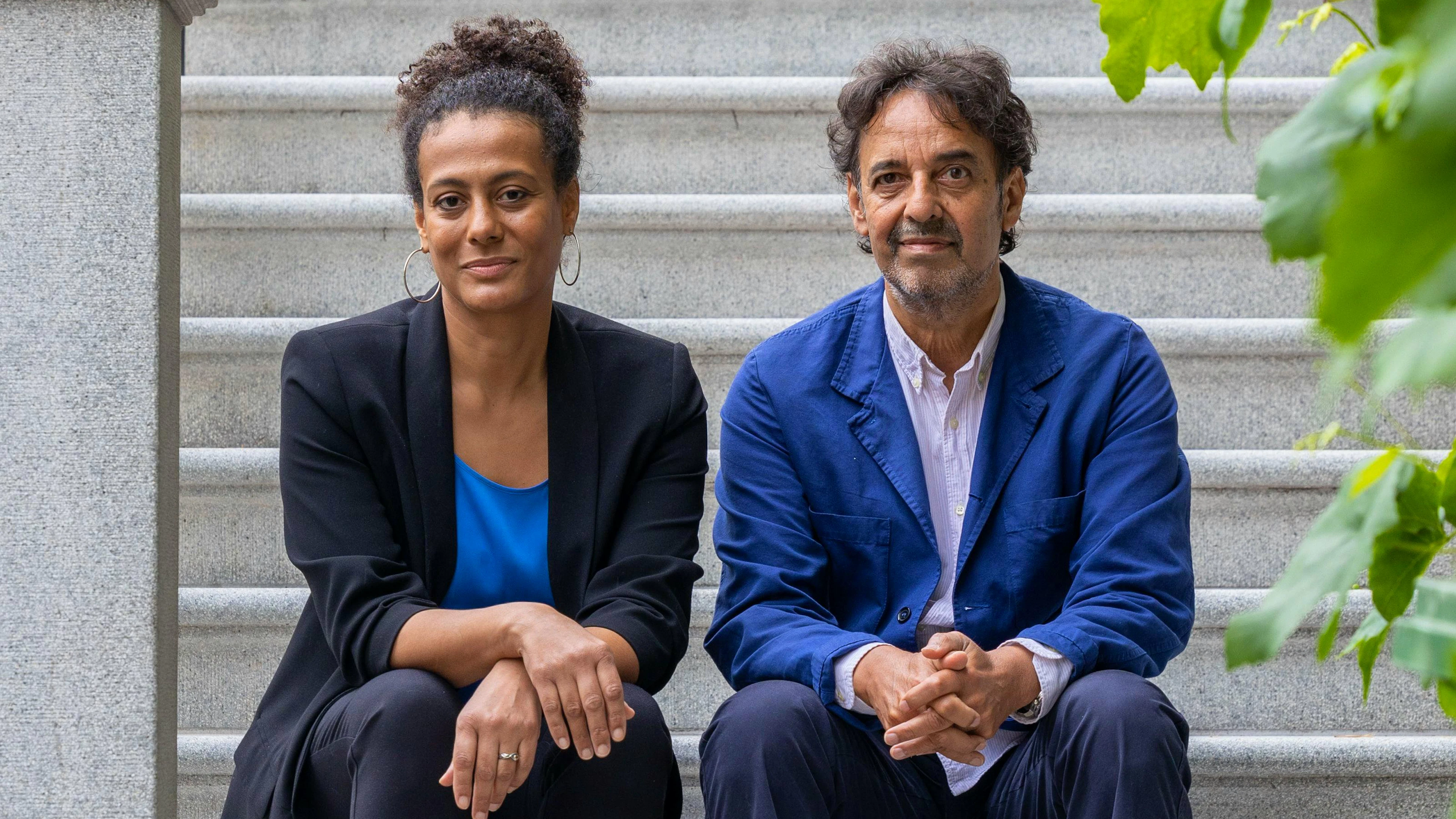 «Rassismus war auch deshalb weit weg, weil ich immer wieder feststellen musste: Diskussionen darüber führen zu nichts»: Angélique Beldner zusammen mit Mit-Autor Martin R. Dean.