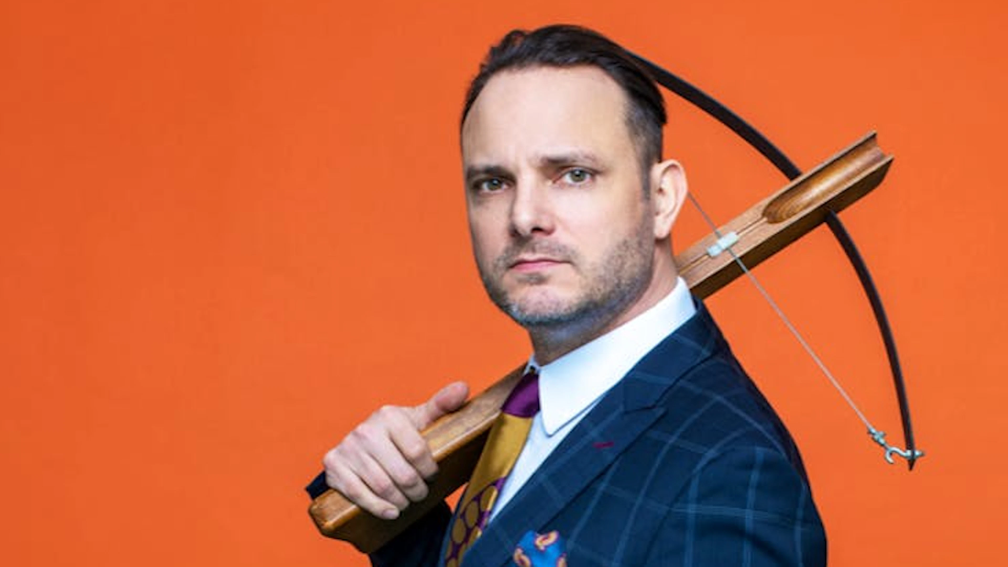 «Als Hohepriester der gehobenen Fernsehsatire ist der Promptertext mein Gebet, die Quote meine Heilige Schrift und das Deville-Studio mein Gotteshaus»: Dominic Deville.