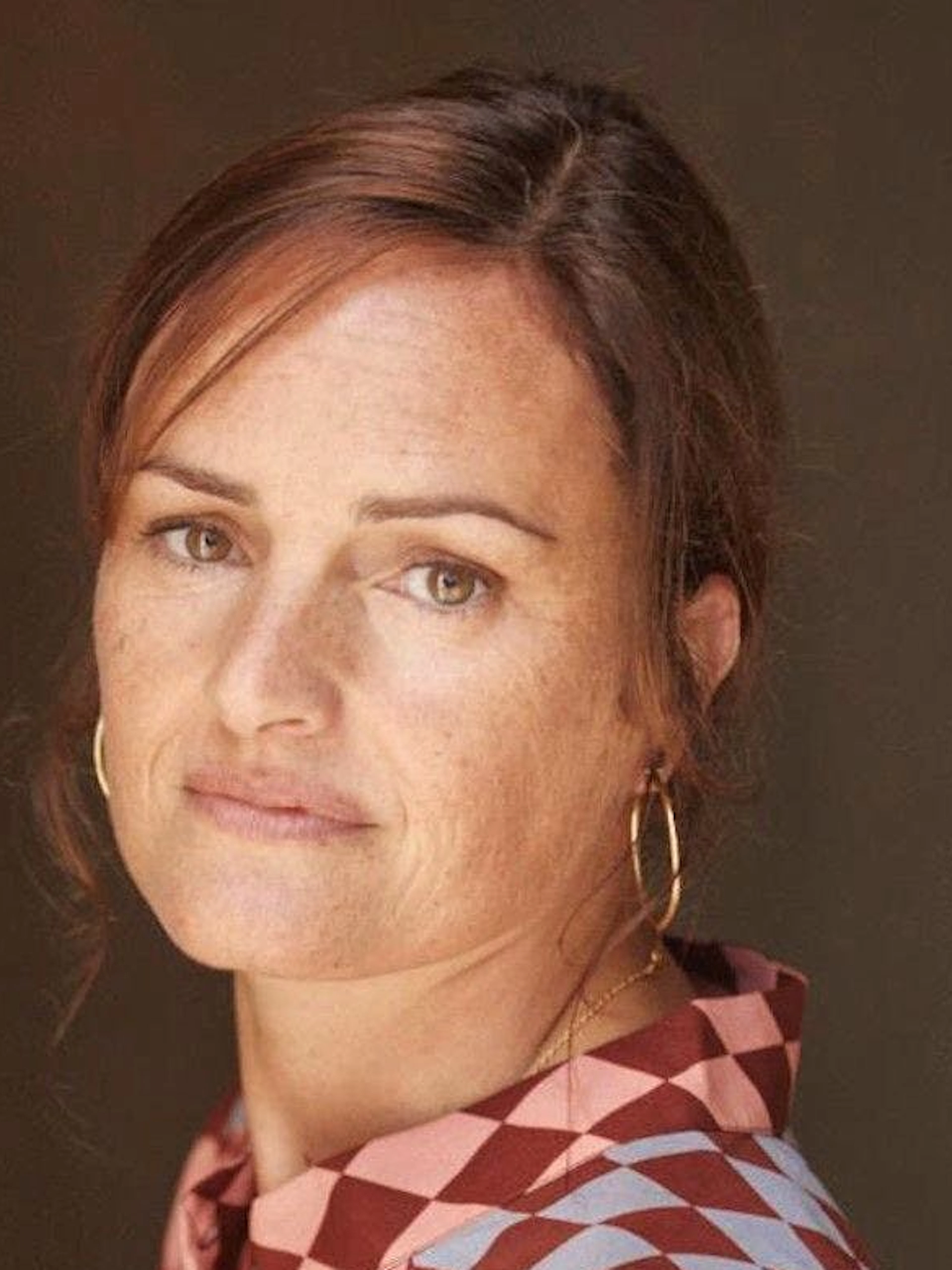 «Ich wollte wissen, was in einer Familie passiert, wenn da plötzlich eine fremde Person 24 Stunden an sieben Tagen in der Woche unter einem Dach lebt und Einblick in teils extrem private Familienangelegenheiten bekommt»: Bettina Oberli.