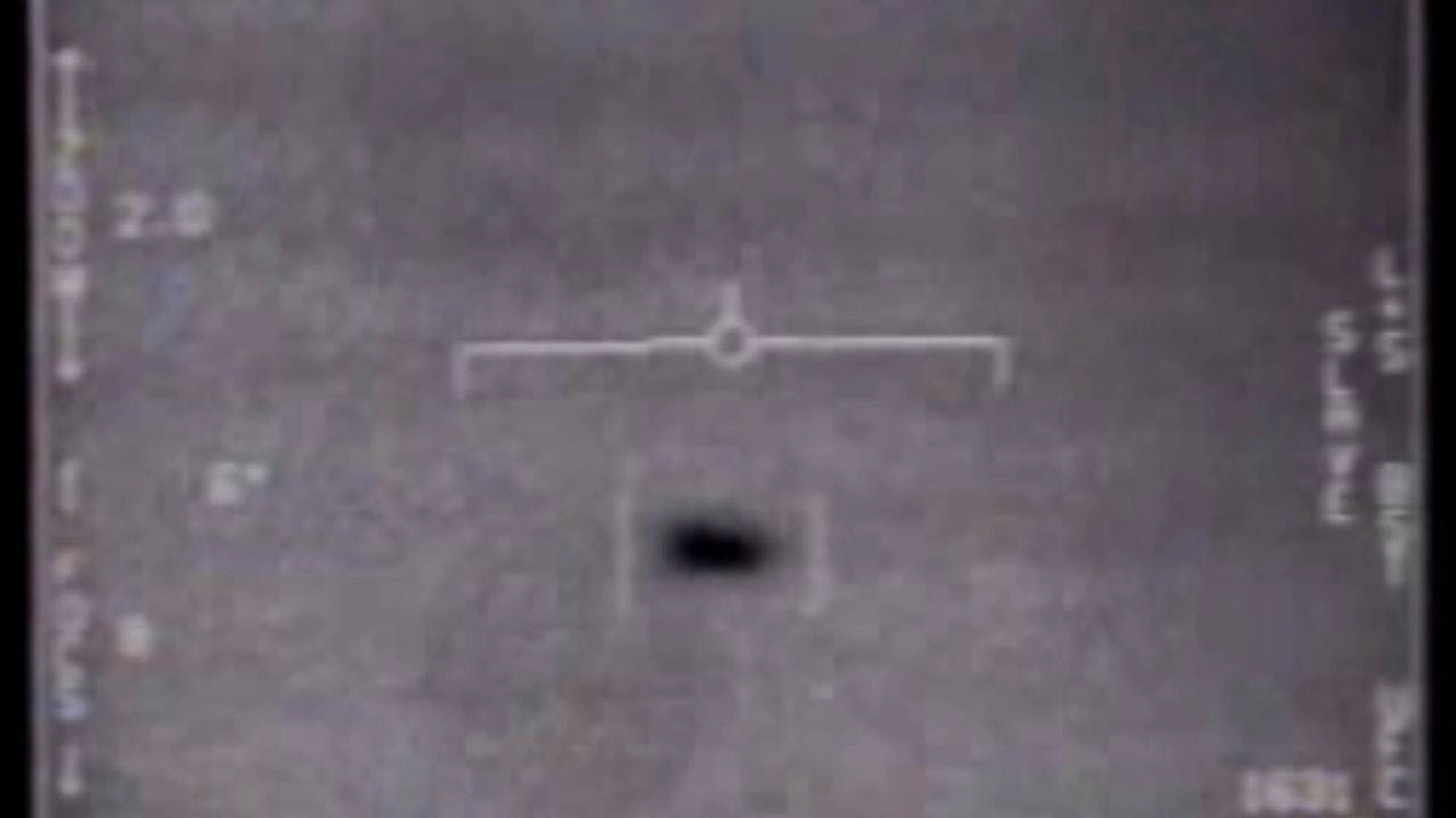 Ein vom US-Verteidigungsministerium freigegebenes Bild eines unidentifizierten Flugobjekts. Hat der Lenker bereits einen Landeplatz in Wien beantragt? 