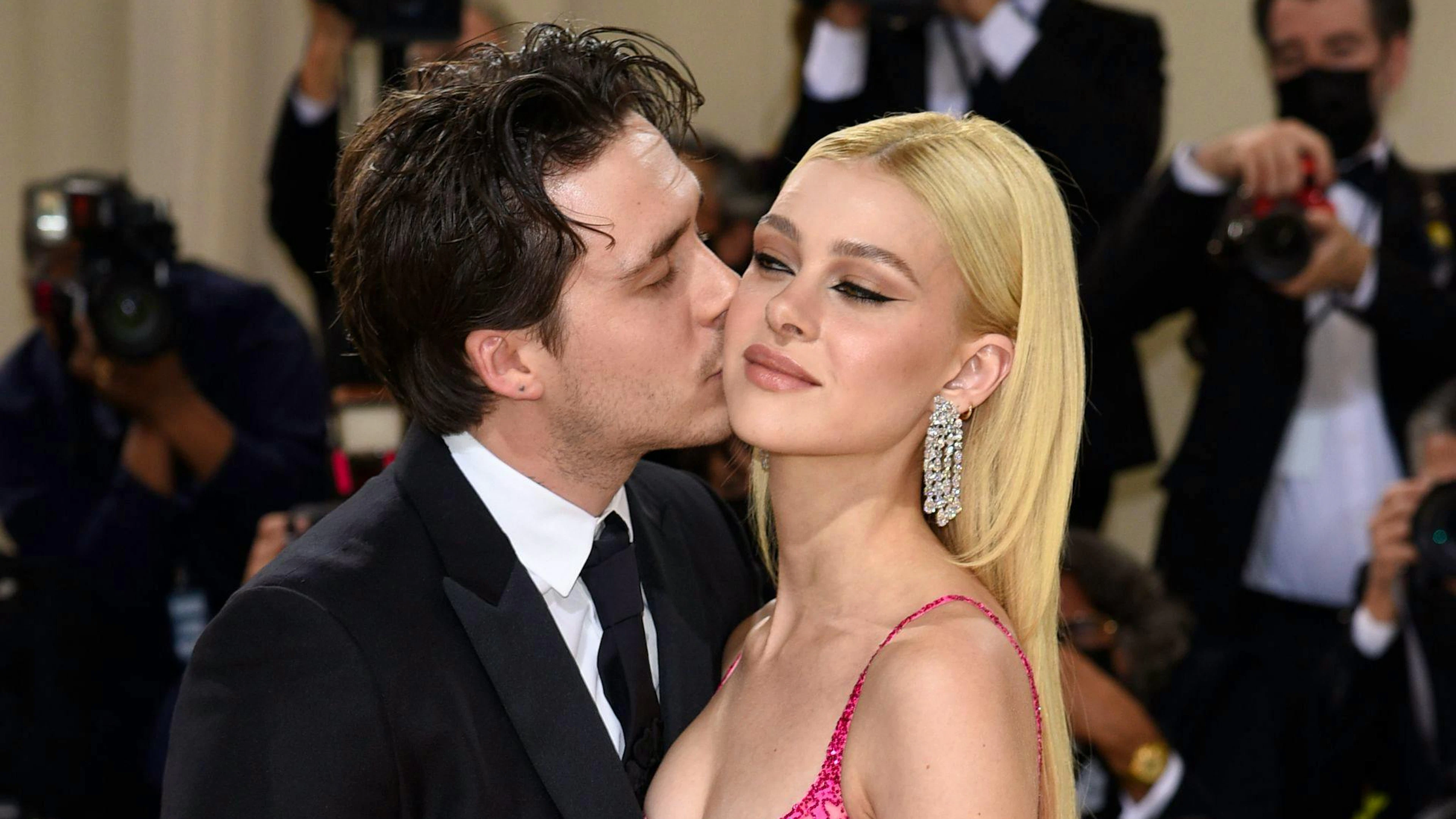 Brooklyn Beckham (l) und Nicola Peltz, hier bei der Benefizgala des Costume Institute des Metropolitan Museum of Art 2021, gaben sich im April 2022 das Ja-Wort.&nbsp;