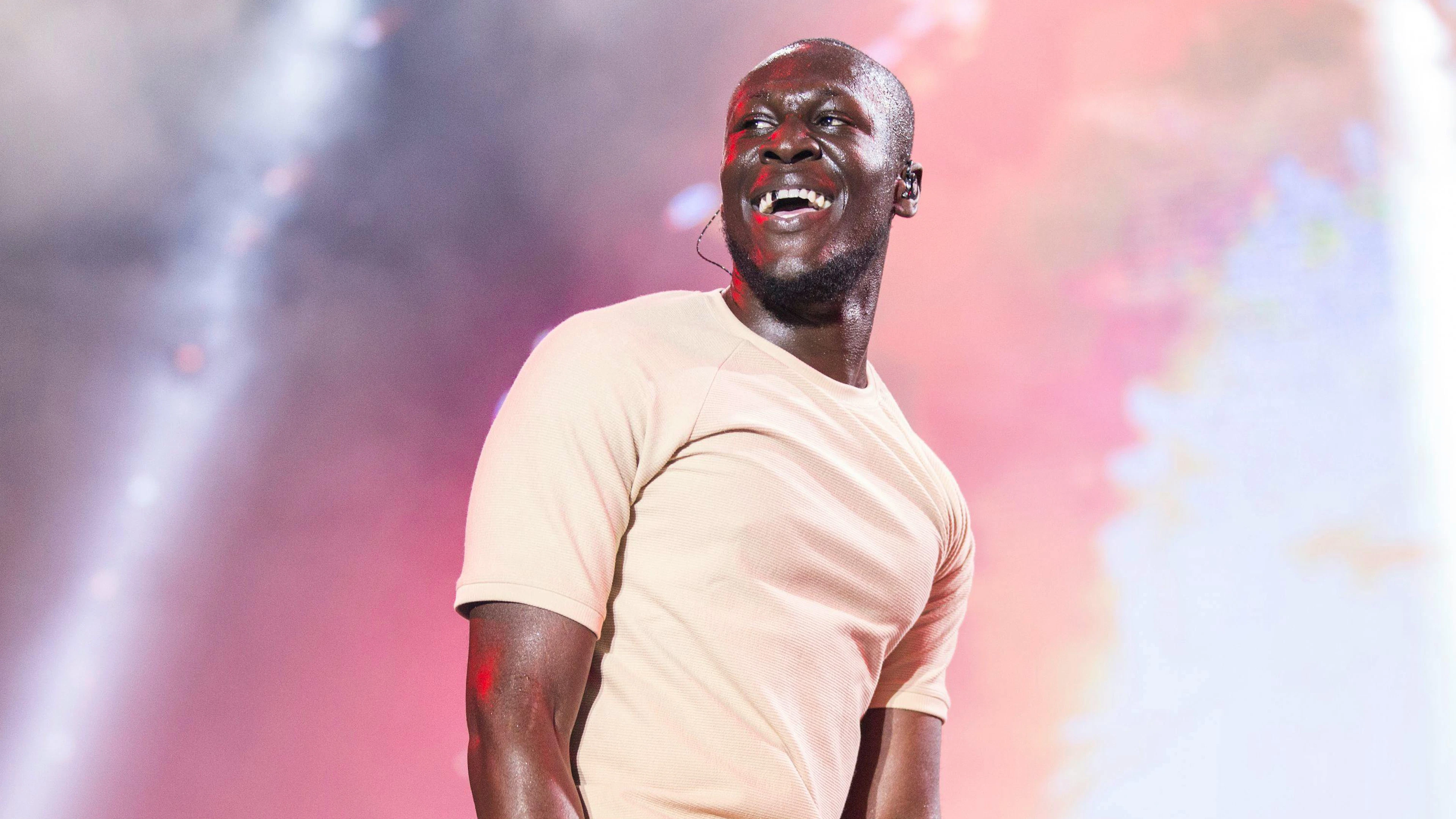 Weil Montreux schon immer grossen Wert auf unterschiedliche Genres gelegt hat, nimmt auch der wohl erfolgreichste britische Rapper am Jazz Festival das Mikrofon in die Hand: Stormzy.