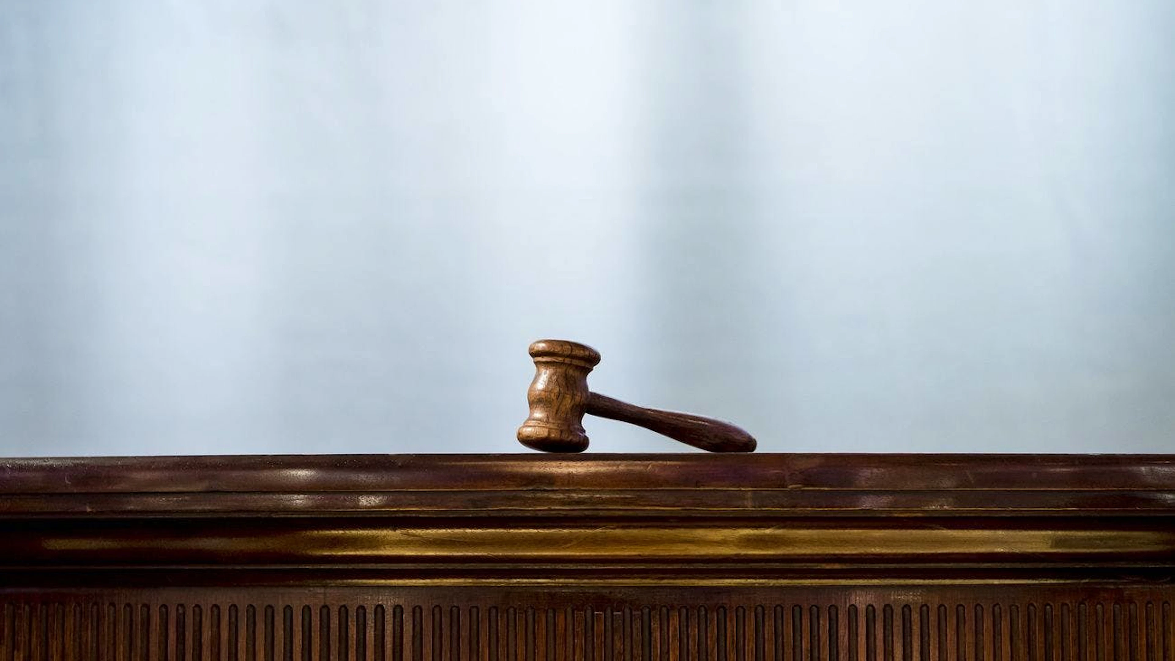 Dans son jugement rendu mercredi soir, le Tribunal de district de Bülach (ZH) a suivi largement le réquisitoire du procureur.