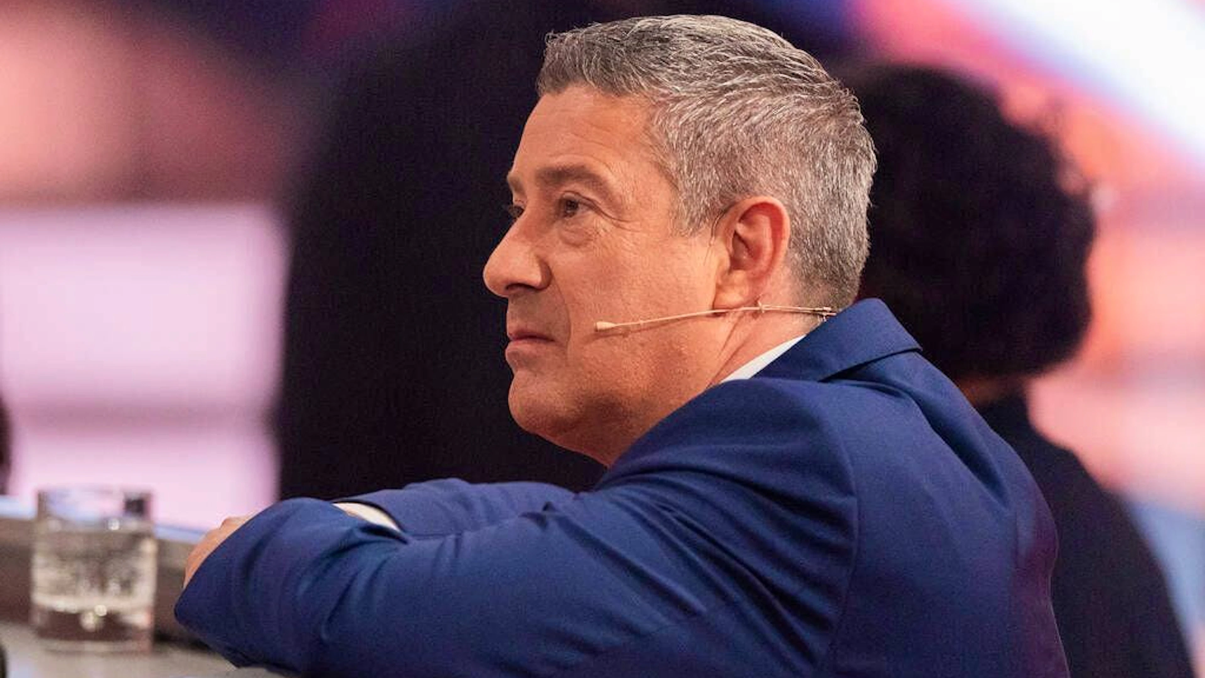Wie gesagt: Das ist alles schon acht Jahre her. Scheinbar aber noch nicht lang genug, um bei Joachim Llambi Gras über die Sache wachsen zu lassen.