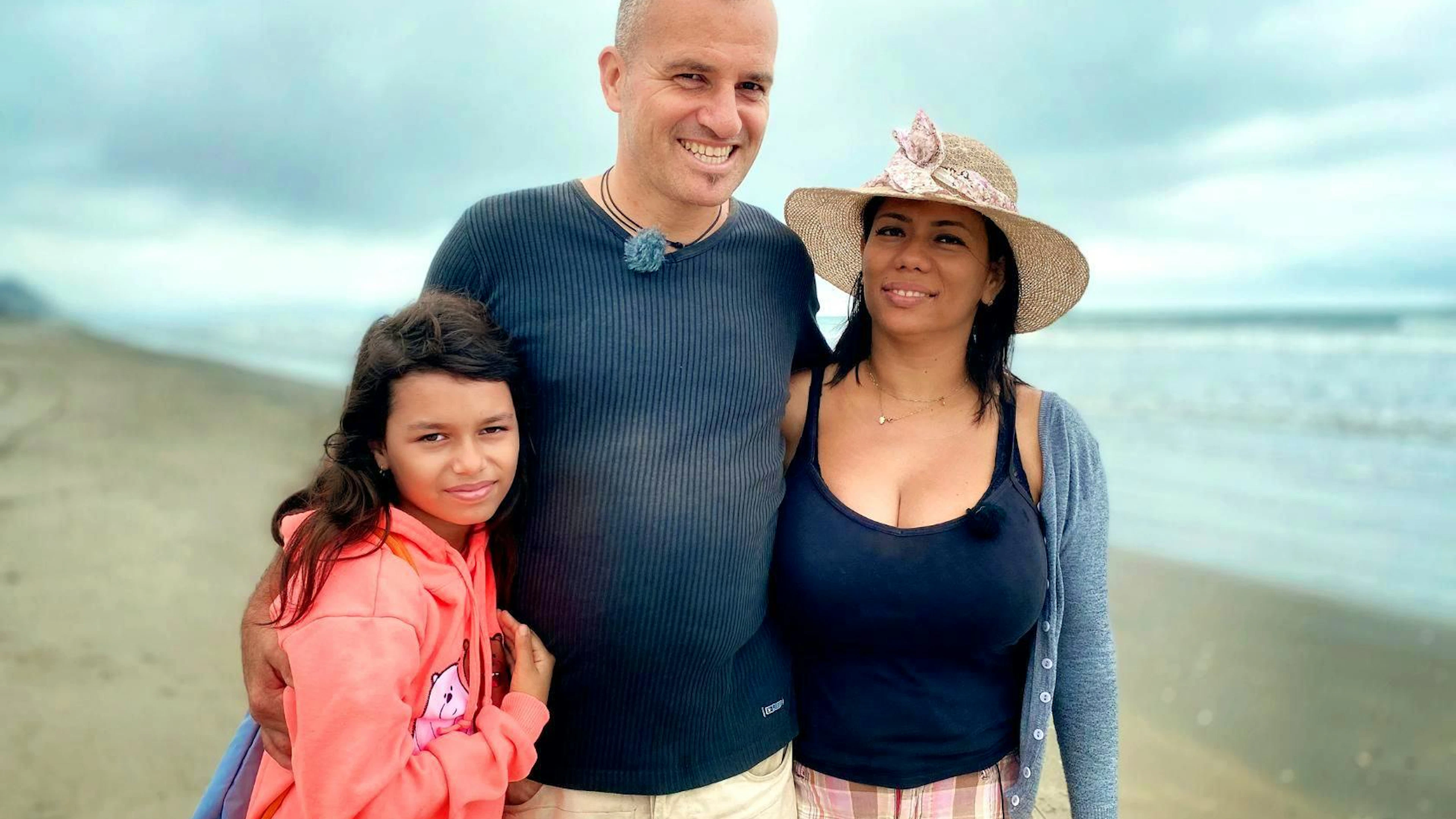 Tom Friedli lebt mit Angie und Carlita in Ecuador.