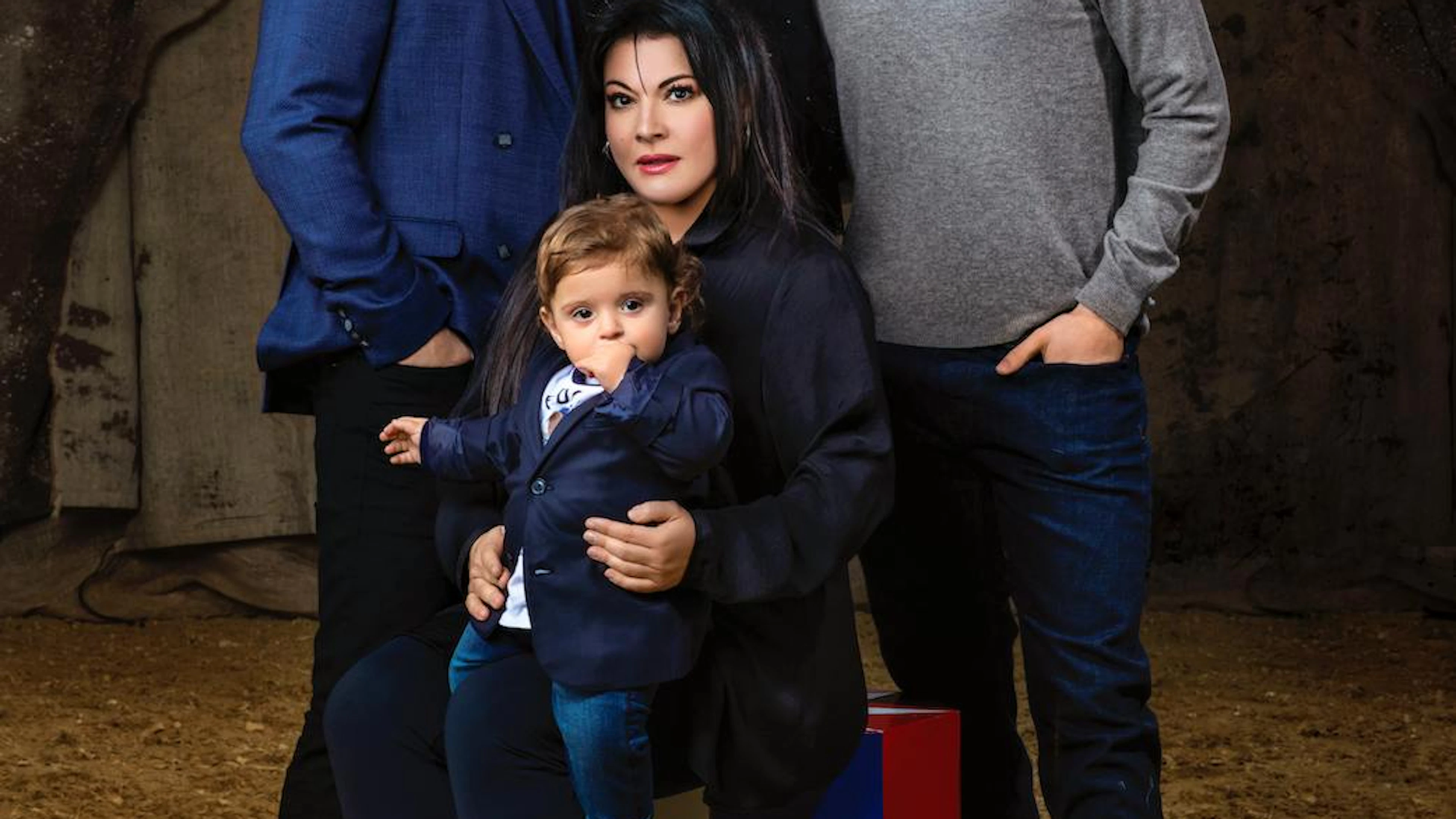 «Heimat hat mit Menschen zu tun. Meine Heimat ist dort, wo meine Familie und Freunde leben»: Ivan Frédéric Knie zusammen mit seiner Mutter Géraldine, seinem Stiefvater Maycol und seinen Geschwistern Chanel und Maycol junior.