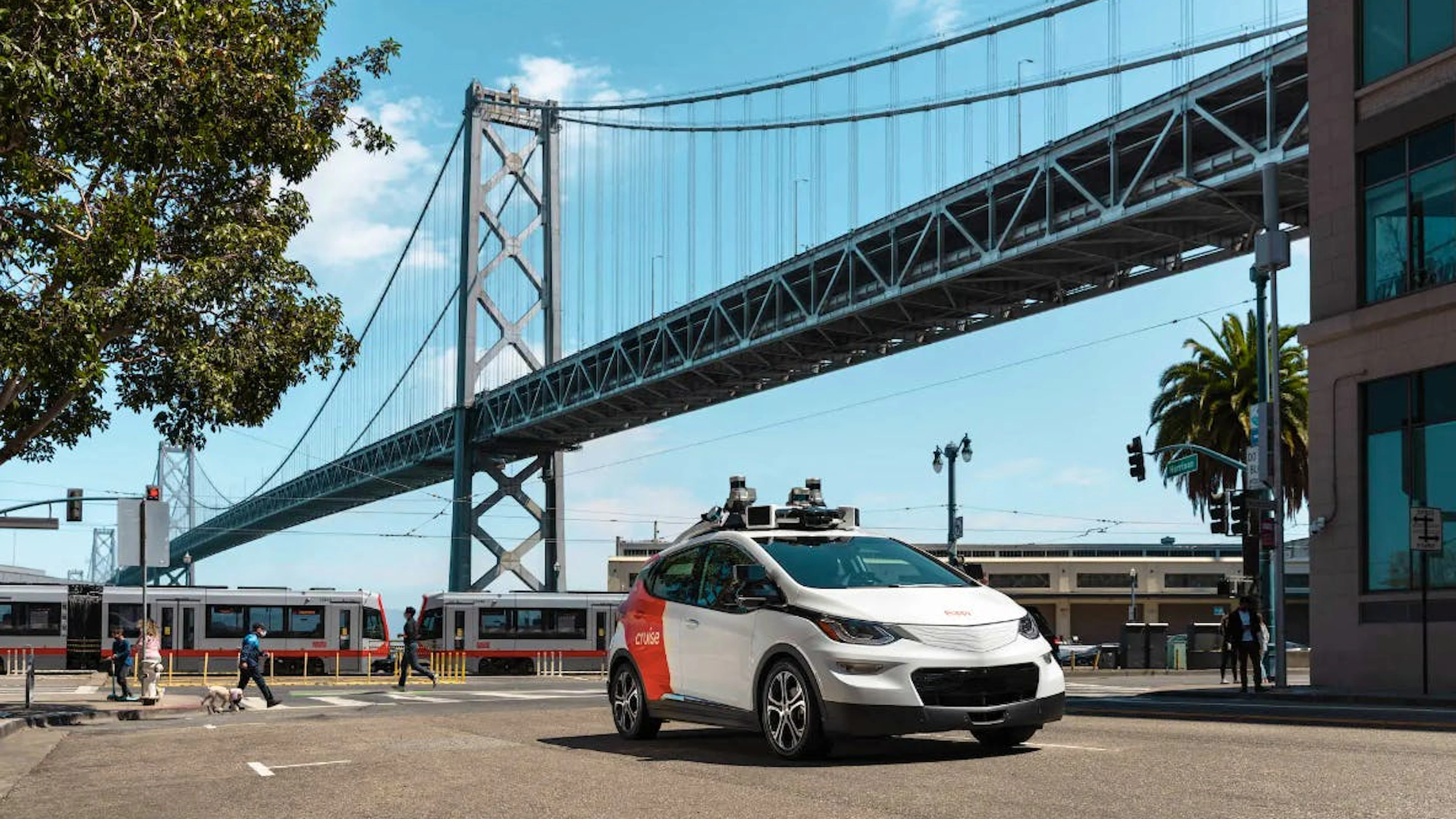 Cruise-Robotertaxis dürfen in San Francisco nachts zahlende Fahrgäste aufnehmen.