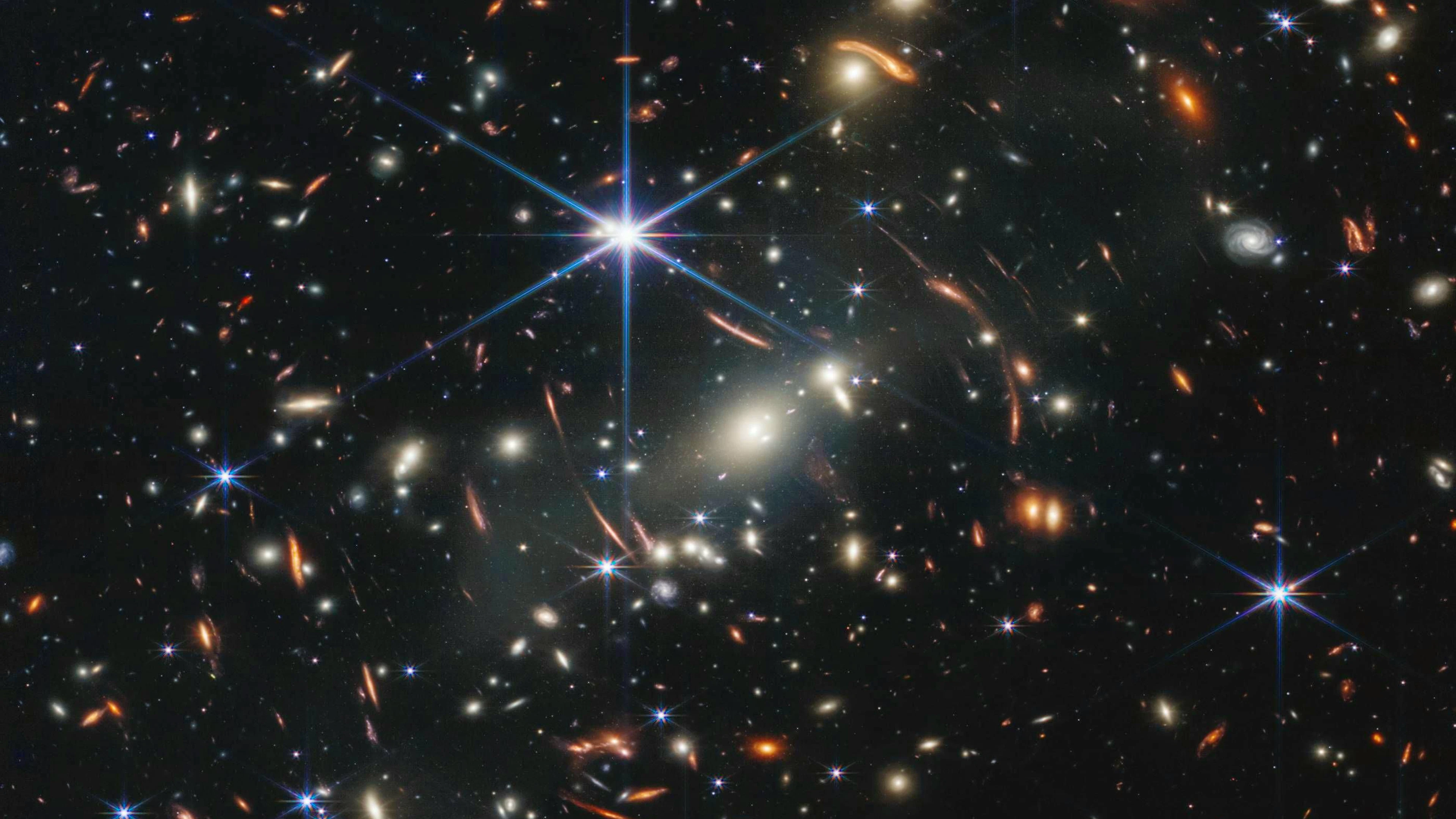 Das ist das erste Bild des James-Webb-Teleskops, das die Nasa veröffentlicht hat. Es zeigt den Galaxienhaufen&nbsp;SMACS 0723. blue News hat den ETH-Experten Adrian Glauser gefragt, was wir hier sehen.