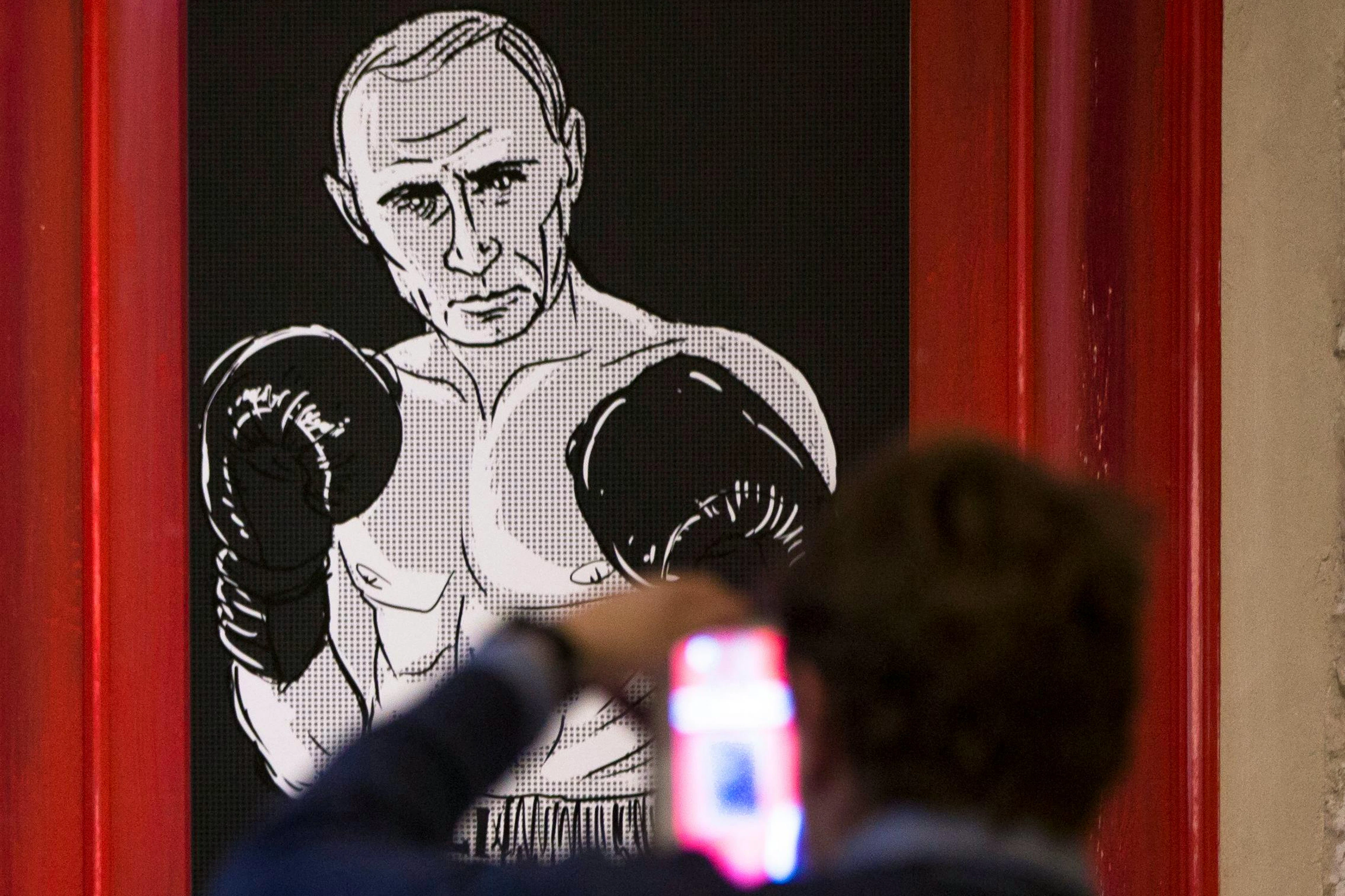 Wladimir Putin als Box-Legende Muhammad Ali: Das Bild wurde im Rahmen der «Putin Universe»-Ausstellung 2015 in Moskau gezeigt.