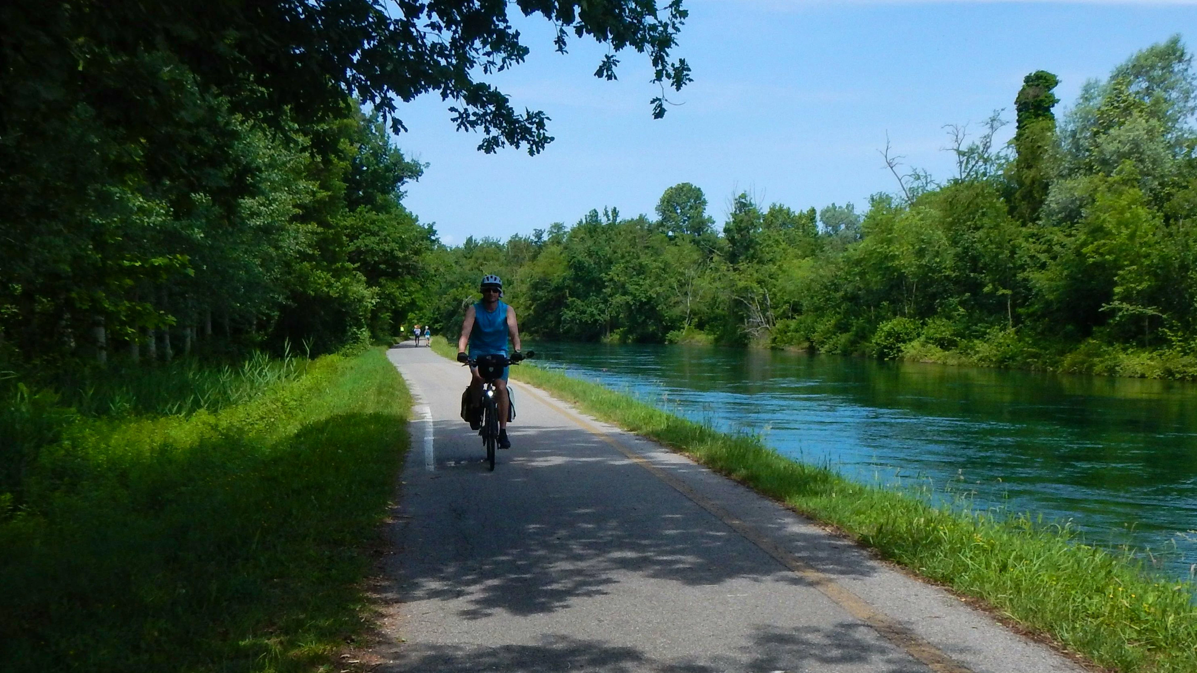Attraverso il parco fluviale del Ticino: «Una bellissima sorpresa che ci ha permesso, a pochi chilometri da casa, di osservare caprioli, lepri e tantissime varietà di uccelli, percorrendo piste ciclabili in mezzo al verde».