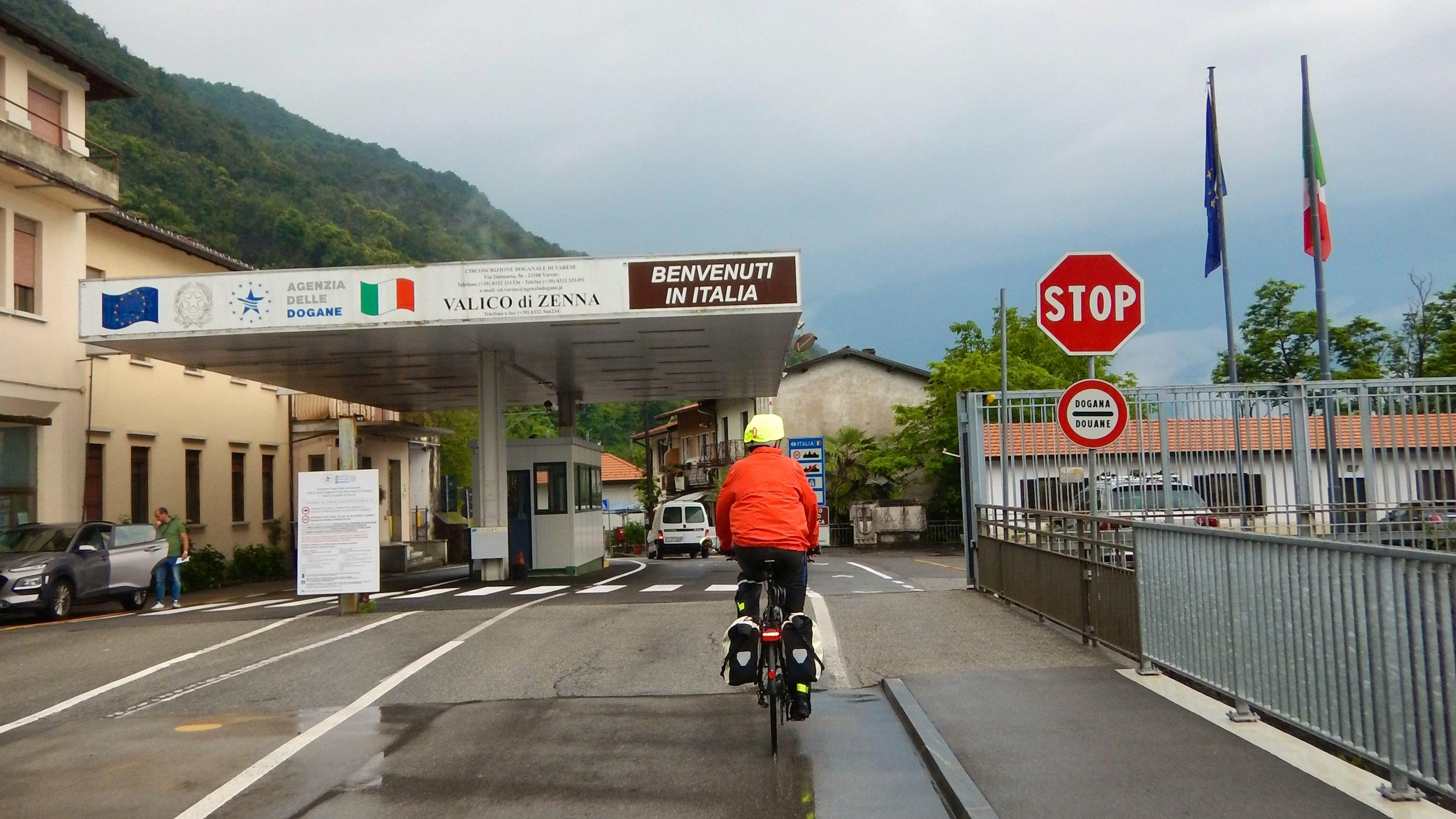 Il viaggio non è iniziato nel migliore dei modi: la prima tappa è infatti stata segnata dalla piogga.