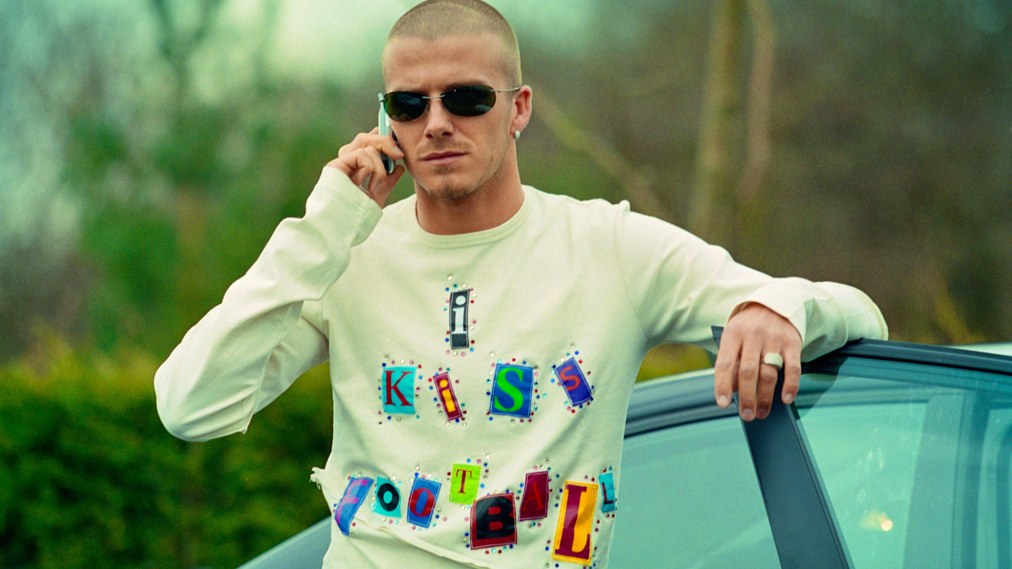 David Beckham geschäftet neben dem lebenslangen Vertrag mit Adidas – hier 2001 während der Kampagne «I Kiss Football» – auch mit dem Uhrenhersteller Tudor und der Whiskybrenner Haig.