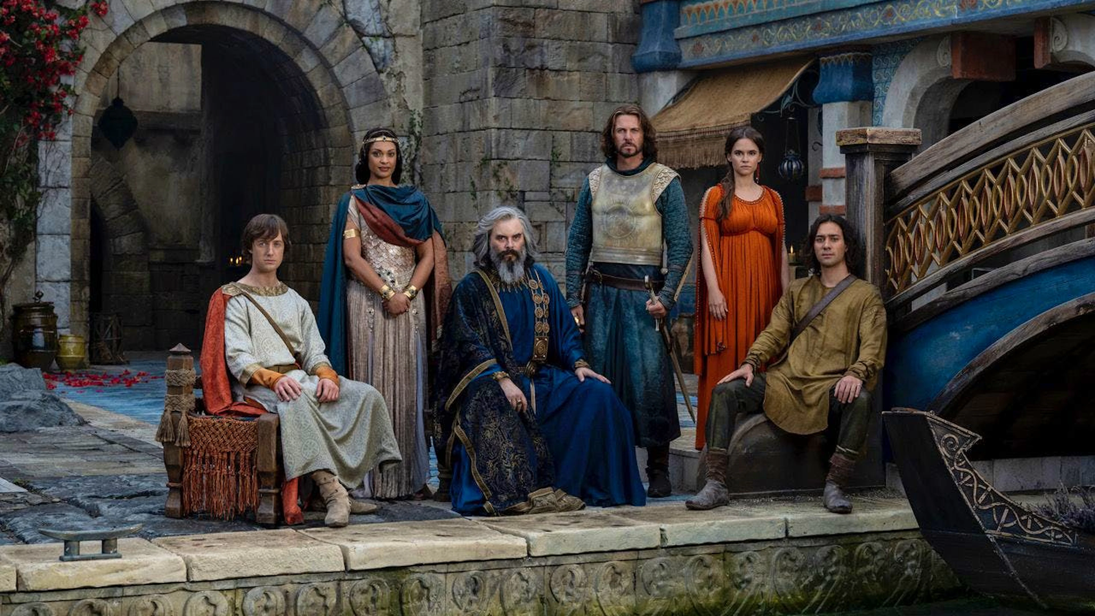 Neben etablierten Figuren wurden für die Serie auch neue kreiert: Darunter Kemen (ganz links), der Sohn von Pharazôn. «Ich bin in Wellington aufgewachsen und war in der Primarschule, als Peter Jackson die ‹Herr der Ringe› -Filme drehte», so Kemen- Darsteller Leon Wadham.