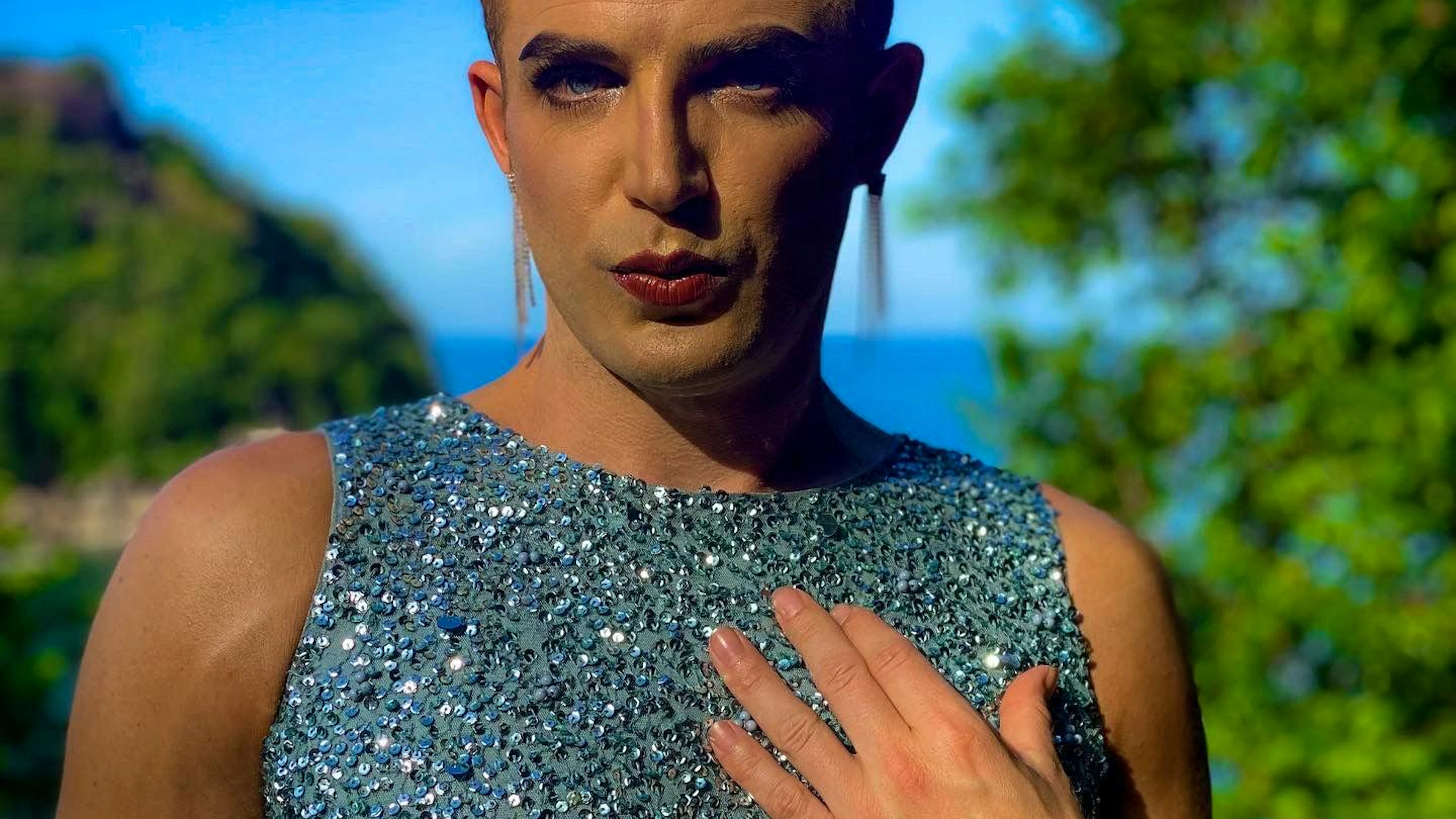 «Cross-Dressing ist eine verspielte Art die eigenen Vorurteile und Stereotype zu hinterfragen und zu durchbrechen»: Comedian Michael Elsener als Michèle.