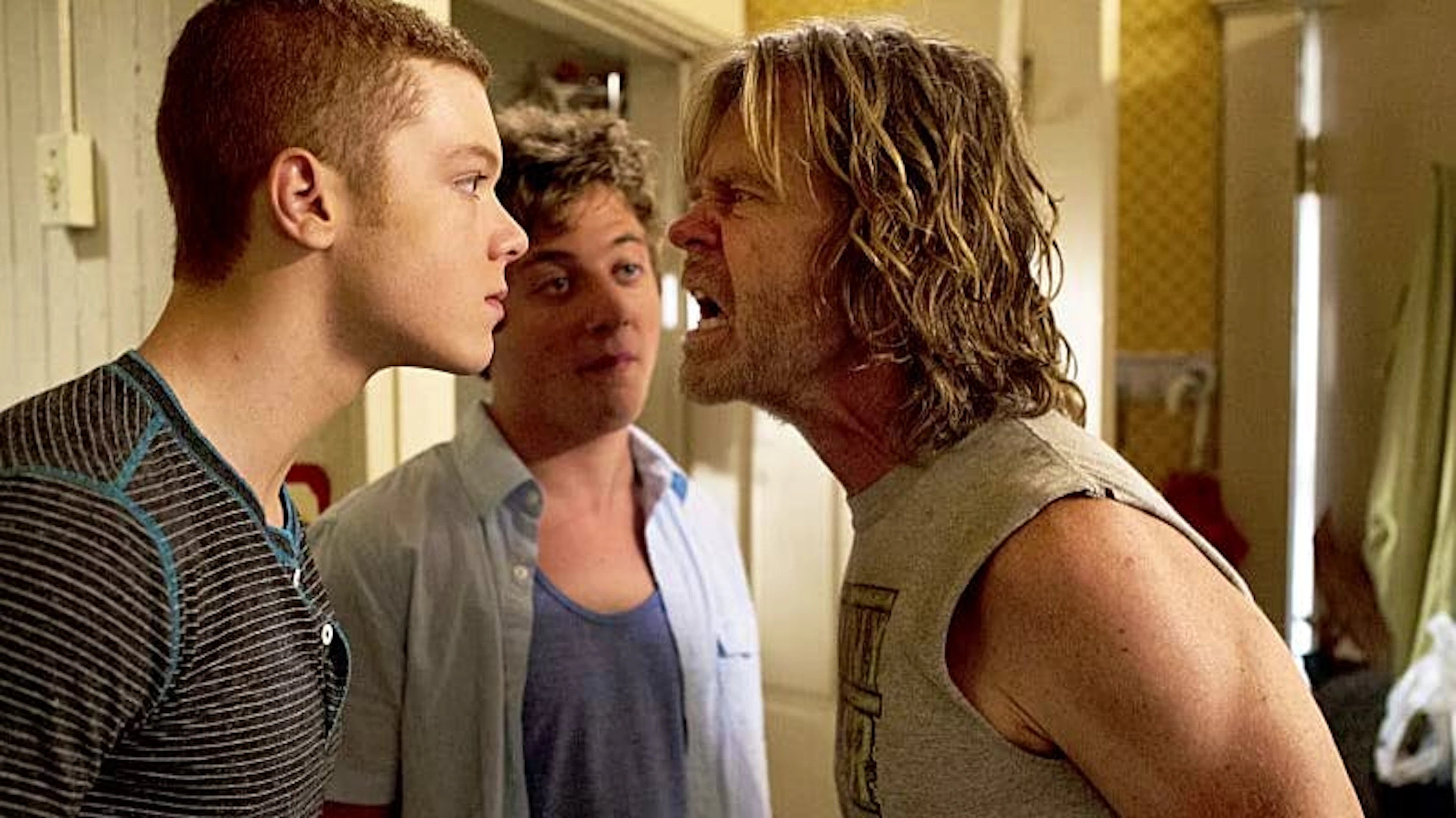 Bekanntheit erlangte Jeremy Allen White durch die Serie «Shameless» neben Cameron Monaghan (l.) und William H. Macy. Im Drama dreht es sich um eine Familie, die von Drogen, Alkohol, Geldsorgen und sonstigen Problemherden zerrüttet wird.
