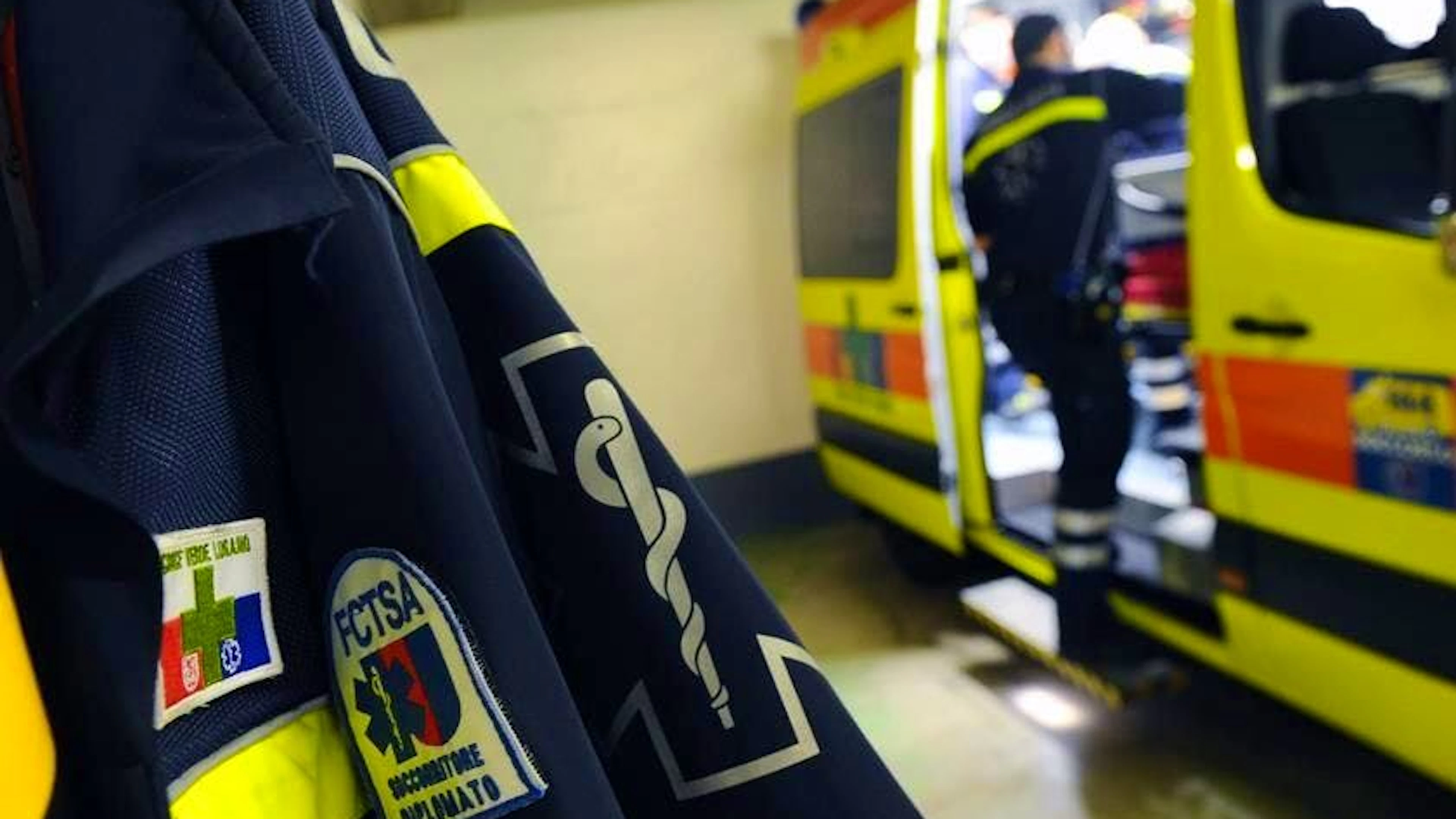 Incidente sulla A2 tra un camper e un auto, sono 7 i feriti, uno dei quali è grave