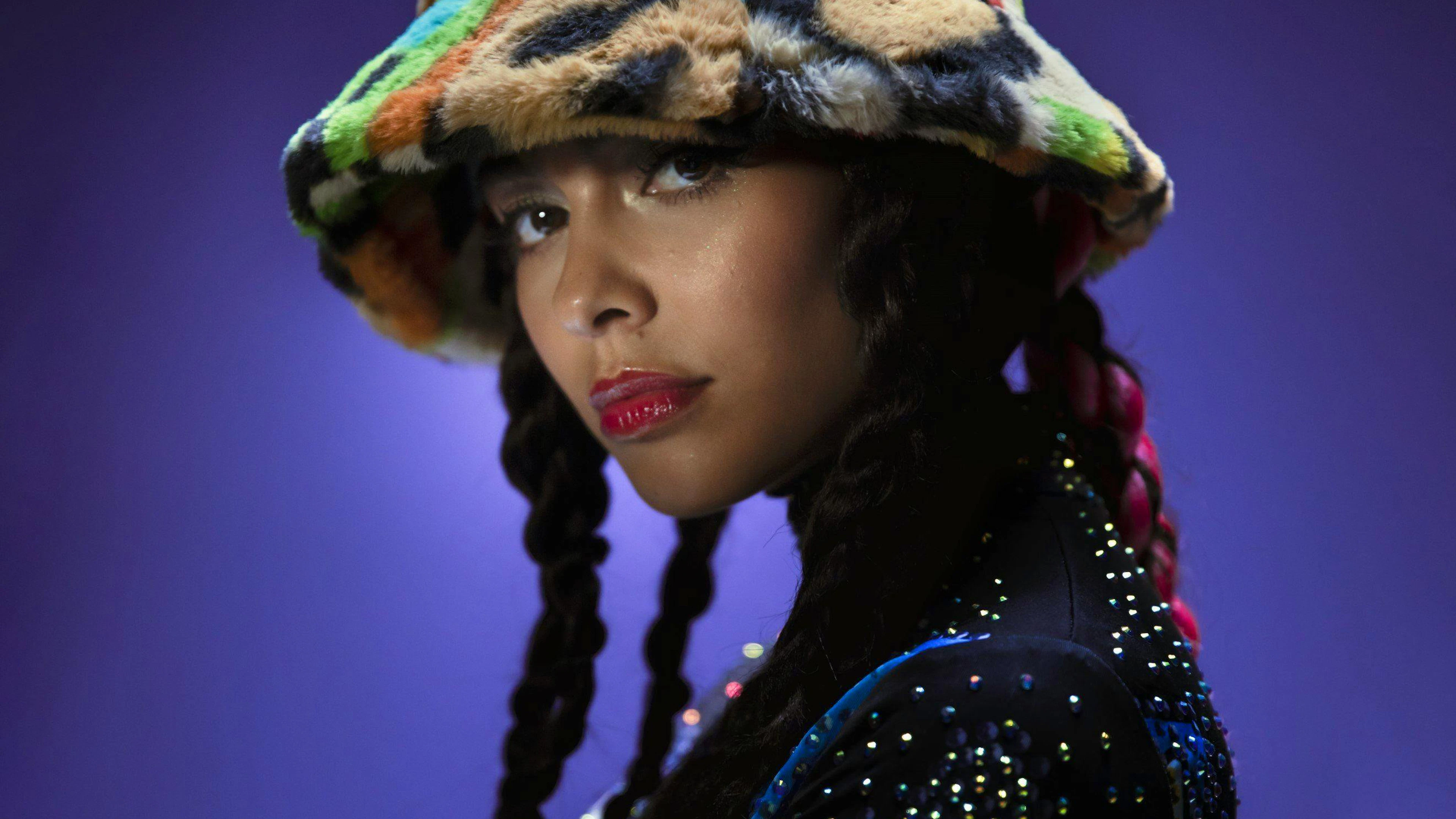 «Nachdem ich meine erste Erfahrung mit einer Frau gemacht hatte, löste sich vieles in meinem Knopf»: Naomi Lareine.