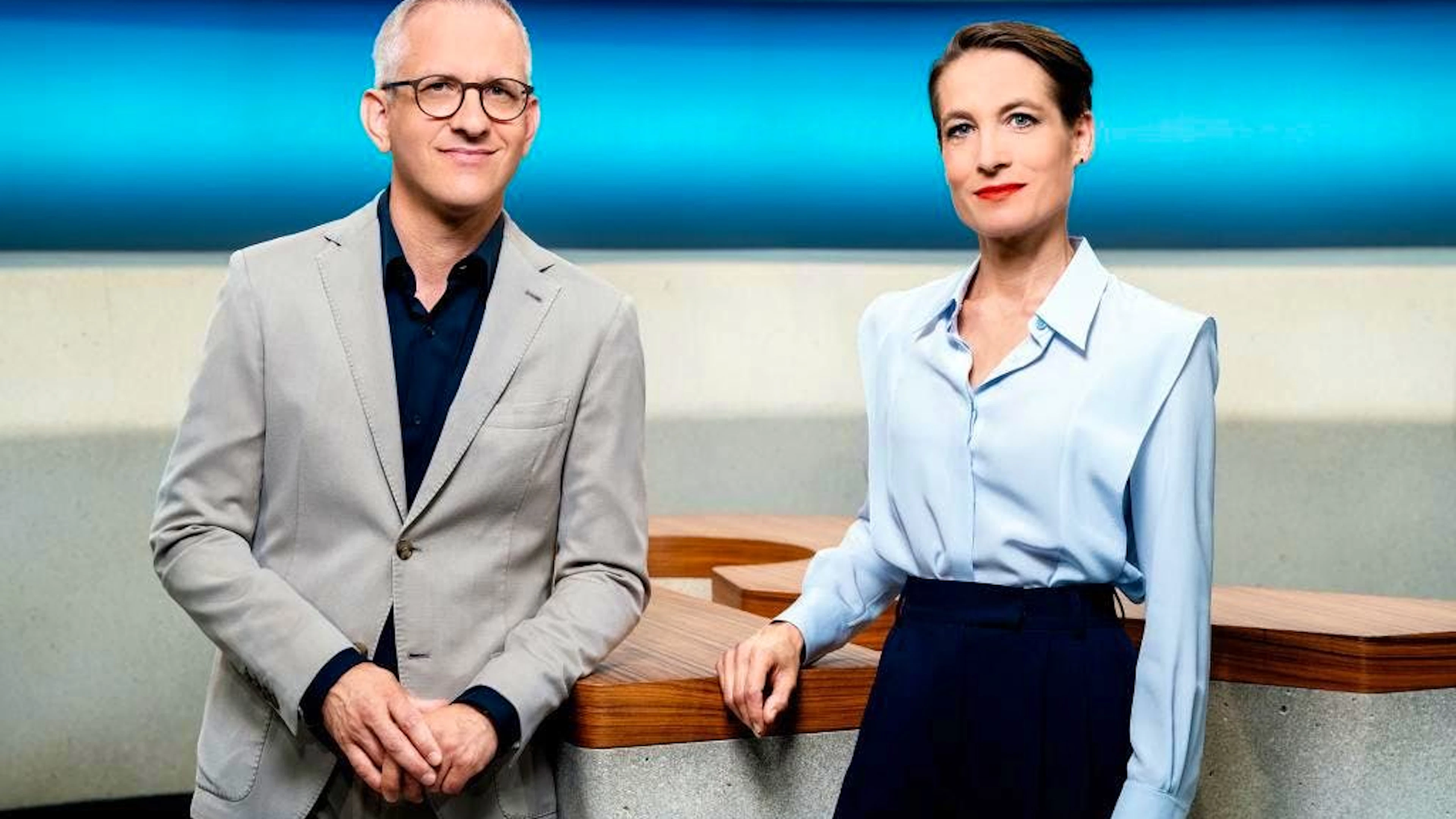 «Jesses, wurden diese beiden Moderatoren als Altlast vom einstigen DDR-Fernsehen übernommen?»: Jeroen van Rooijen über Gion-Duri Vincenz und Franziska Ramser.