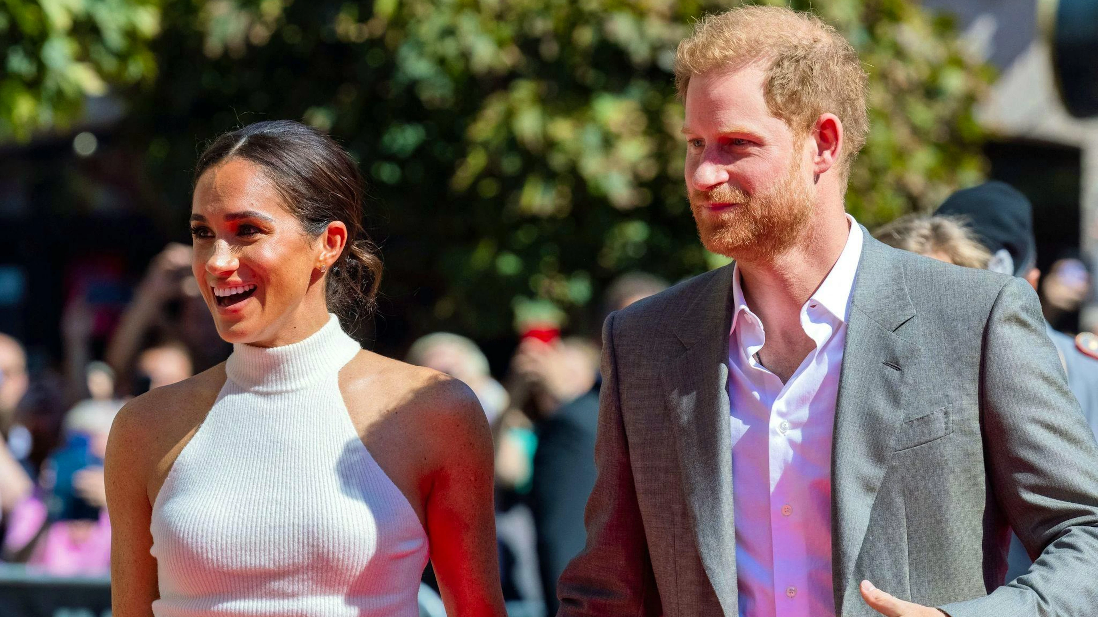Auch den Anfang der Beziehung zu Meghan Markle beschreibt Harry in seinem Buch – bis hin zur Geburt ihres Sohnes Archie.