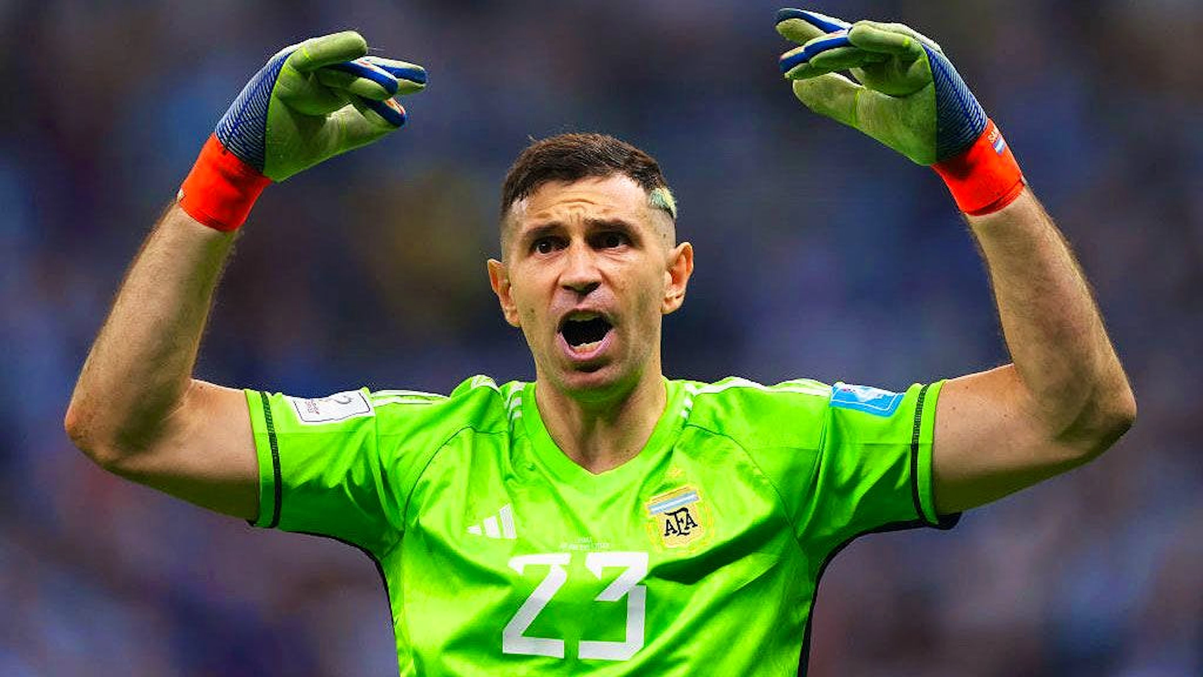 Emiliano Martinez kann es nicht lassen, die Franzosen nach ihrer Niederlage zu verschmähen.