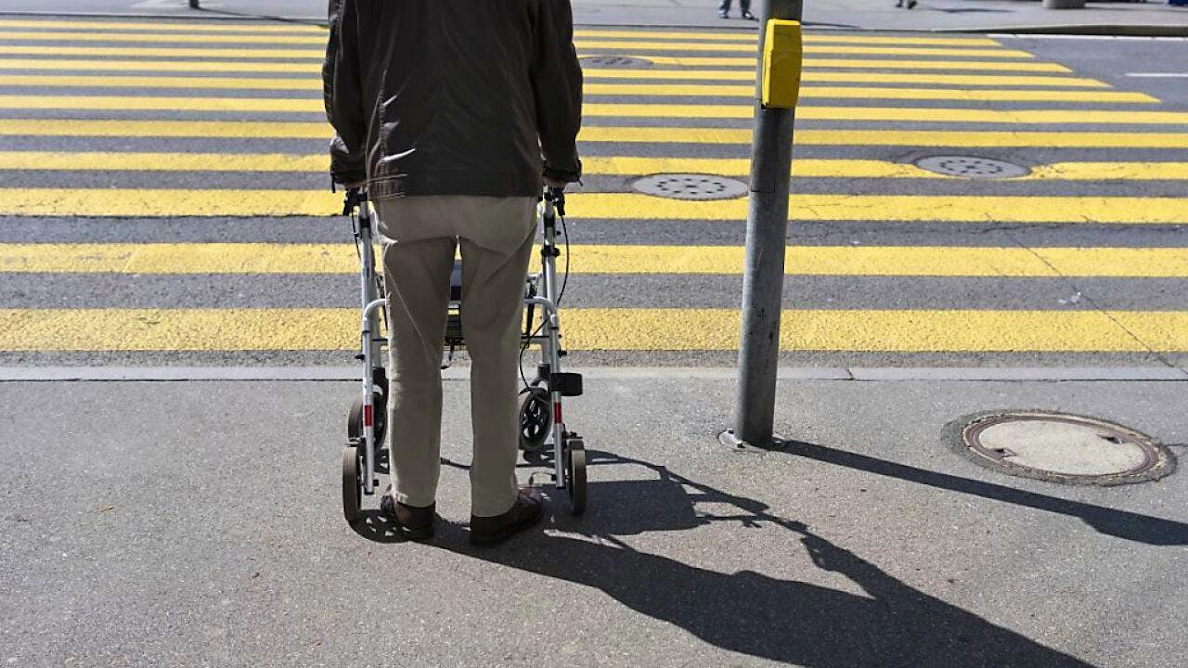 Sollen Pensionäre eine 13. AHV-Rente erhalten? Am 3. März entscheidet das Stimmvolk über die Vorlage des Gewerkschaftsbundes. (Symbolbild)