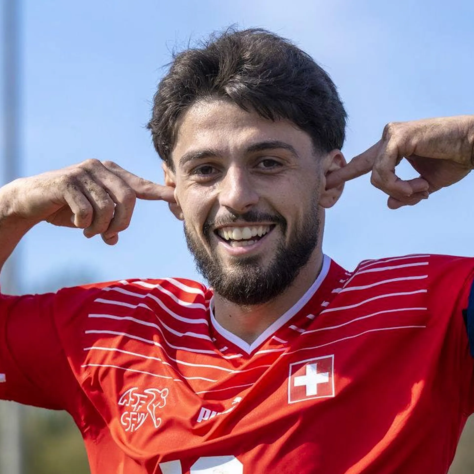 Muheim Sends HSV into Ecstasy Once Again ++ Manzambi Impresses with ...