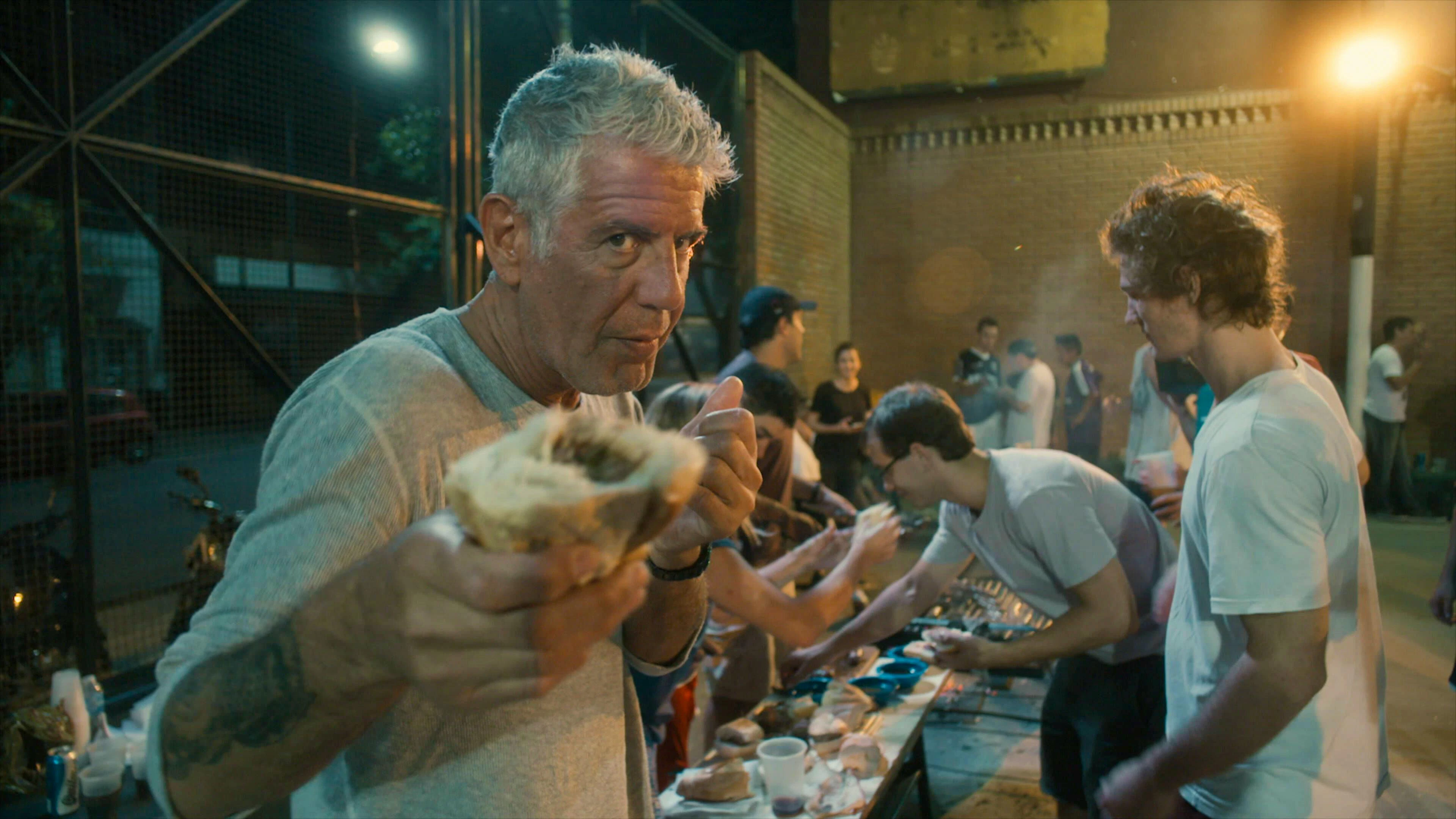 Der vor fünf Jahren verstorbene Koch und Autor Anthony Bourdain brachte im Jahr 2000 das Buch «Kitchen Confidential» auf den Markt, der unter anderem vom erhöhten Drogenkonsum in Sterne-Restaurants handelt.