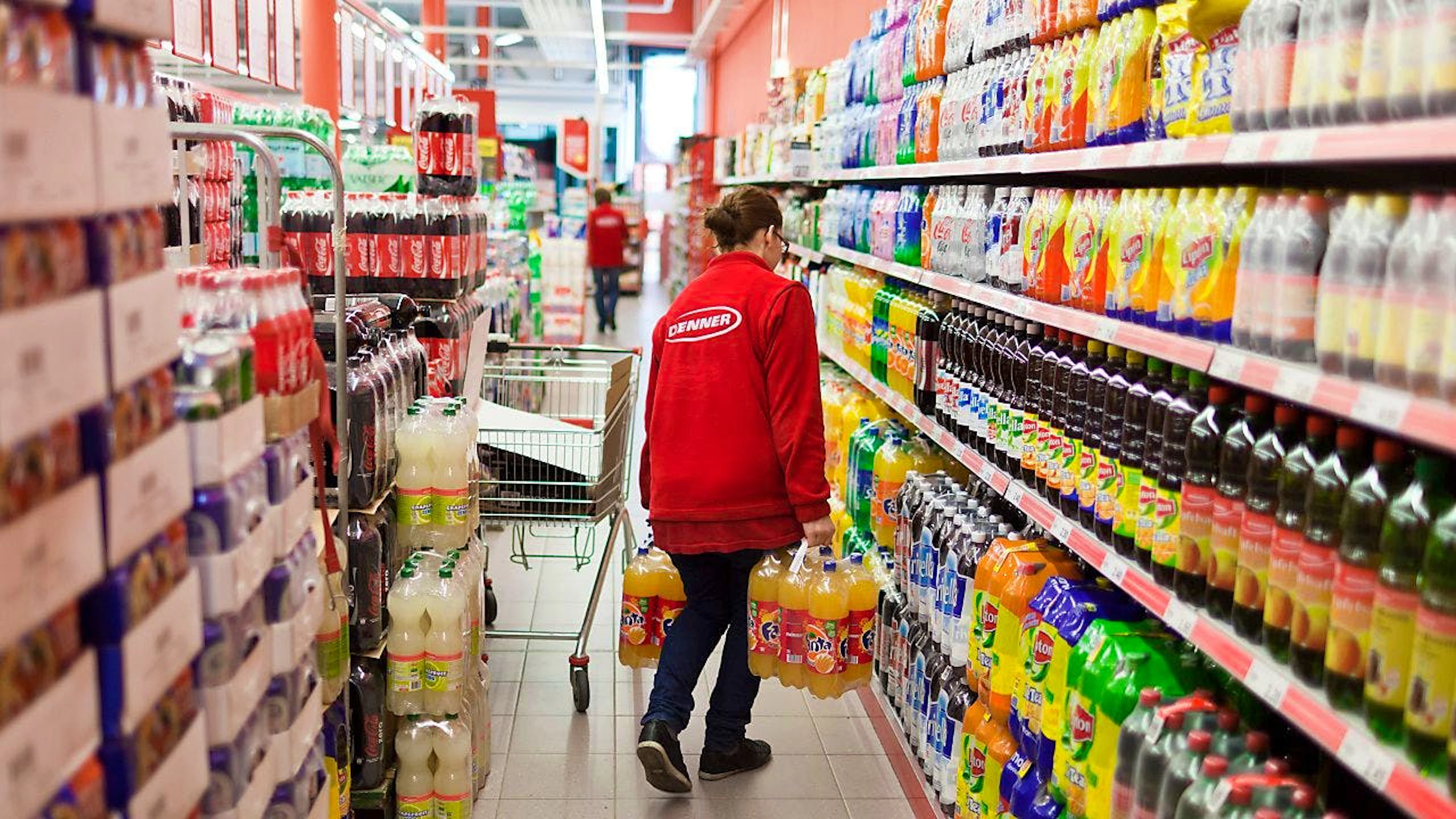 Weniger optimal sind Süssgetränke. Ihr hoher Zuckergehalt macht dem Körper zu schaffen.