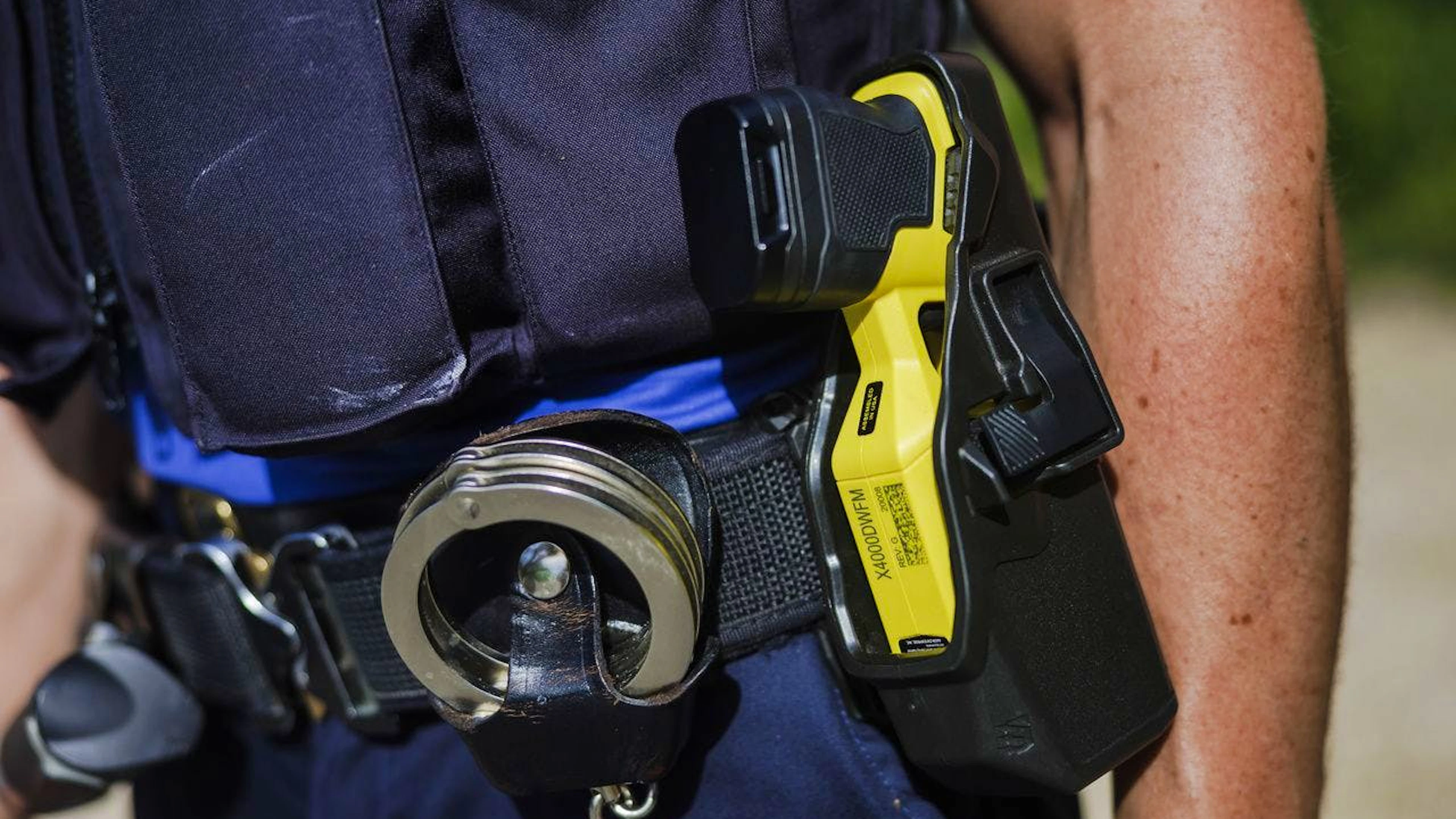 Die Kantonspolizei Zürich hat einen Bewohner eines Jugendheims festgenommen, nach dem dieser zwei Mitarbeiterinnen mit einem Messer angegriffen hatte. (Symbolbild)