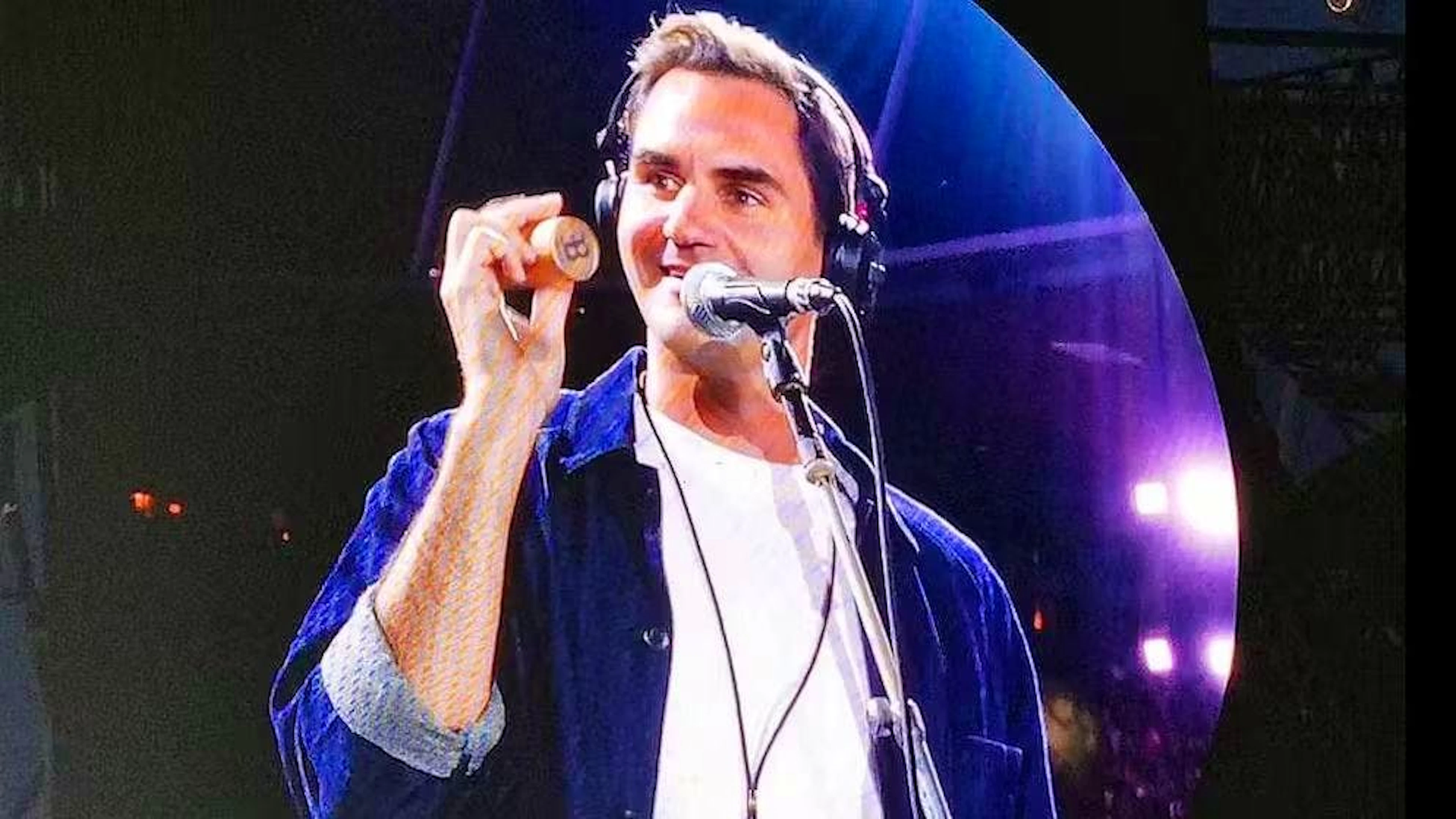 Federer dà supporto ai Coldplay.