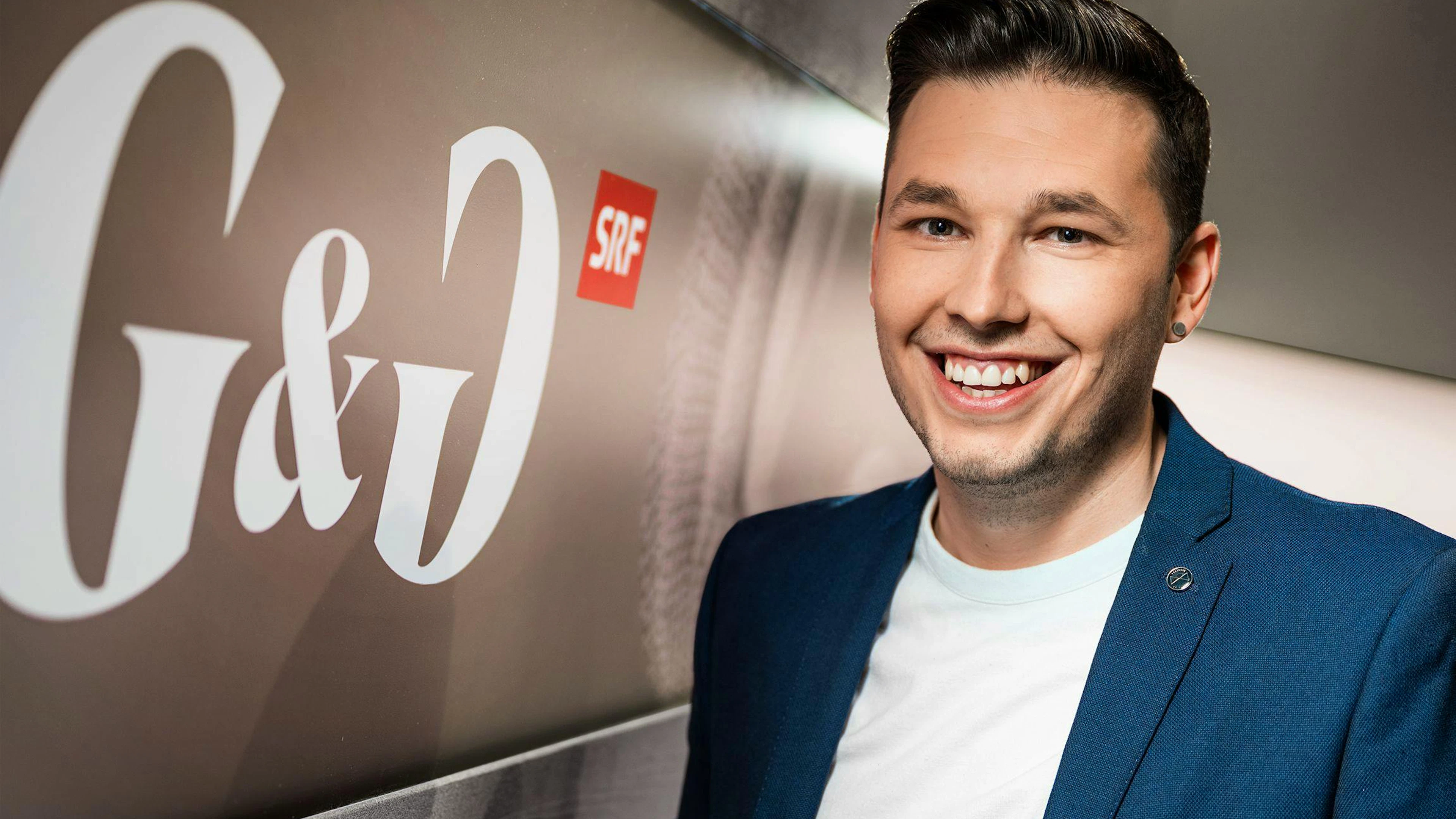 Nach dem Ende von «Gesichter und Geschichten» arbeitete Joel Grolimund noch Teilzeit bei Radio SRF 3. Nun verlässt er den Sender Ende Oktober 2025 ganz.