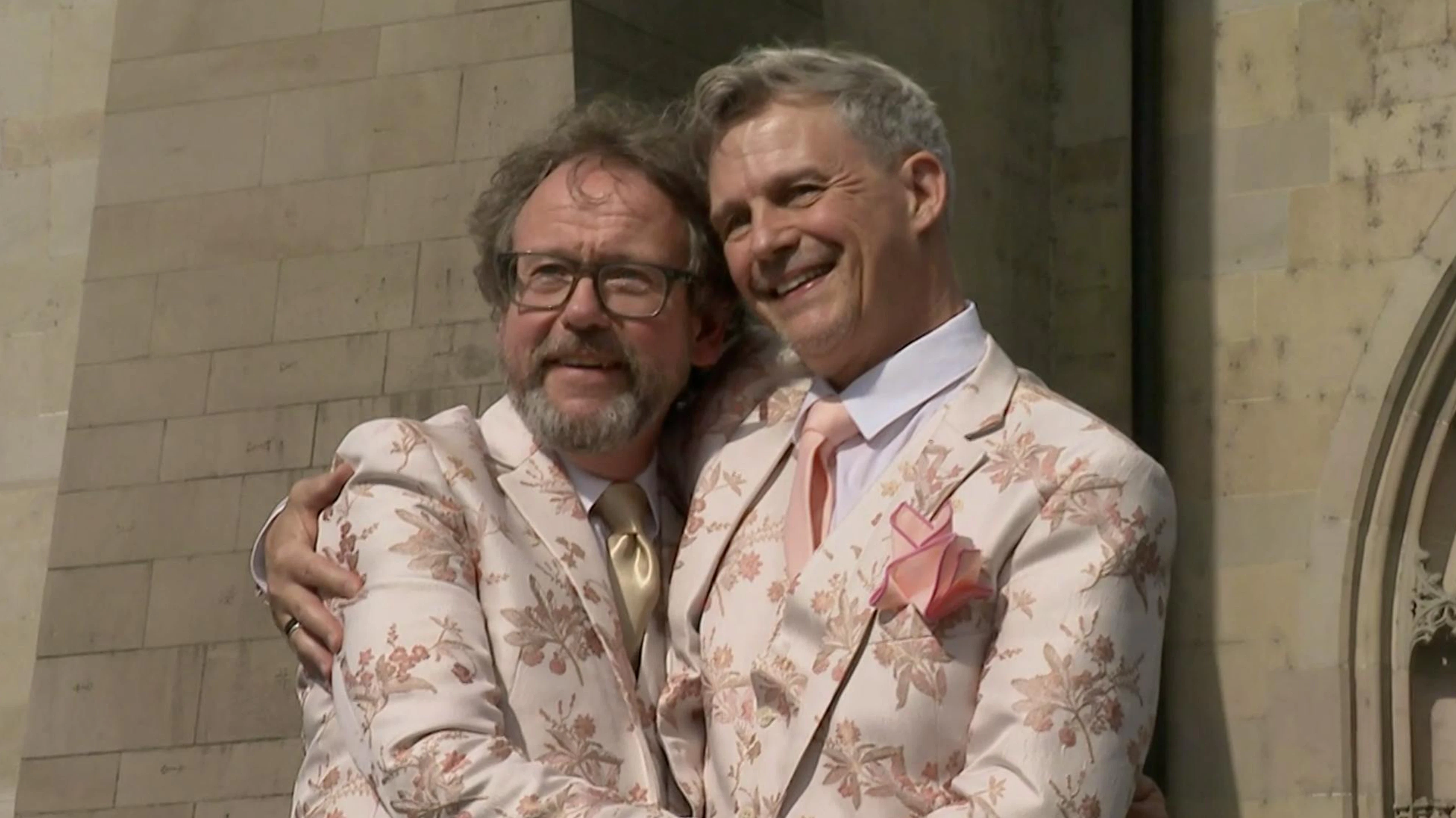 Seit 30 Jahren sind sie ein Paar, nun haben sie sich das Jawort gegeben: Erich Vock und Hubert Spiess.