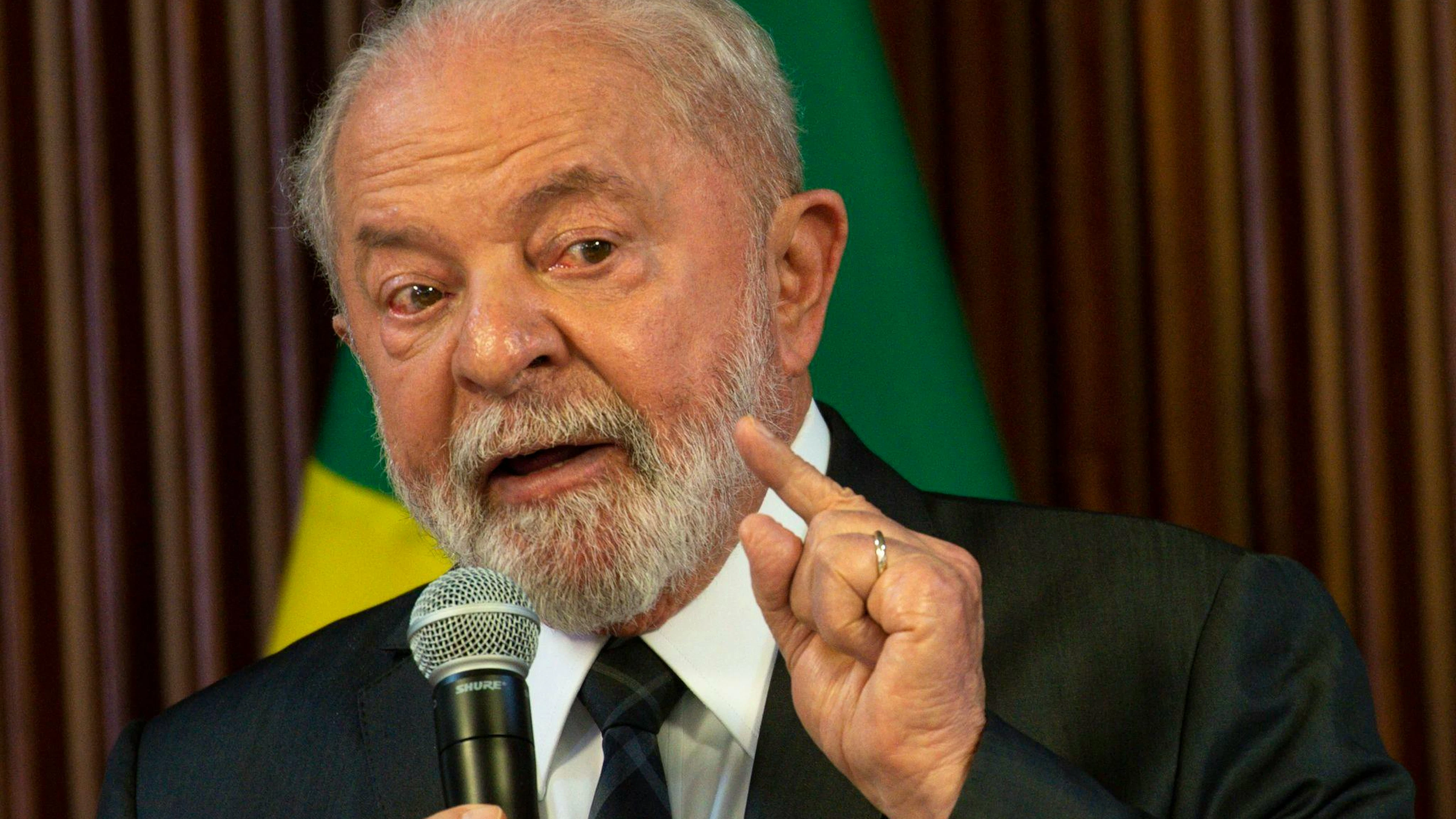 Brasiliens Präsident Luiz Inácio Lula da Silva hat nach einem Sturz im Oktober über Kopfschmerzen geklagt.