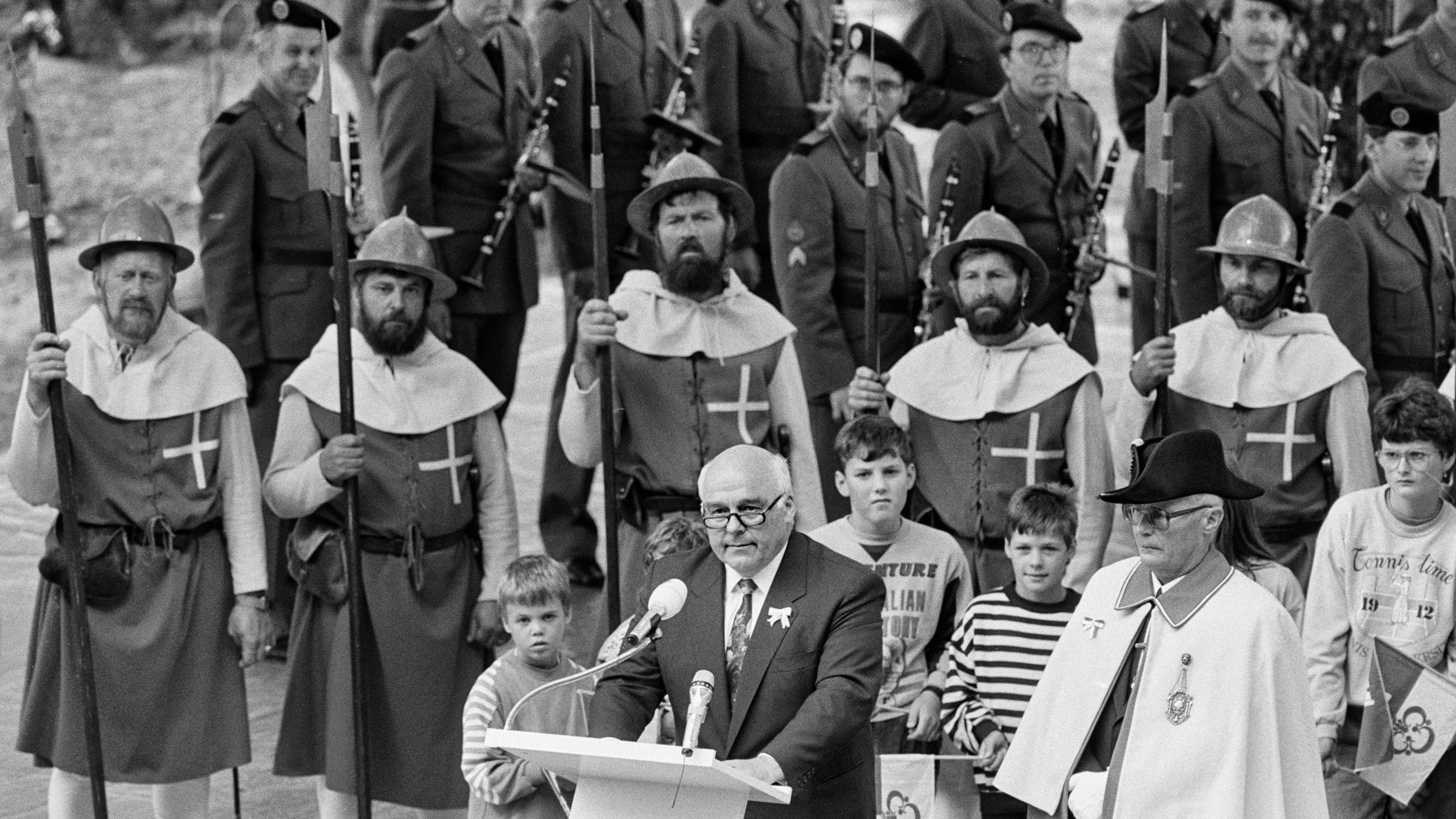 Wackere Schweiz: Nationalratspräsident Ulrich Bremi spricht an der 700-Jahr-Feier am 1. August 1991.